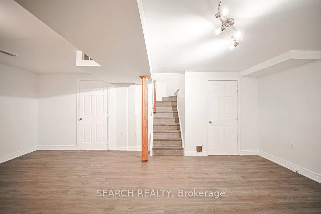 38 Roehampton Crescent