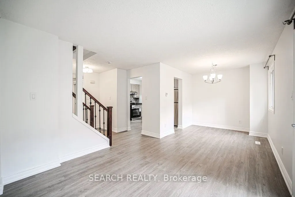 38 Roehampton Crescent