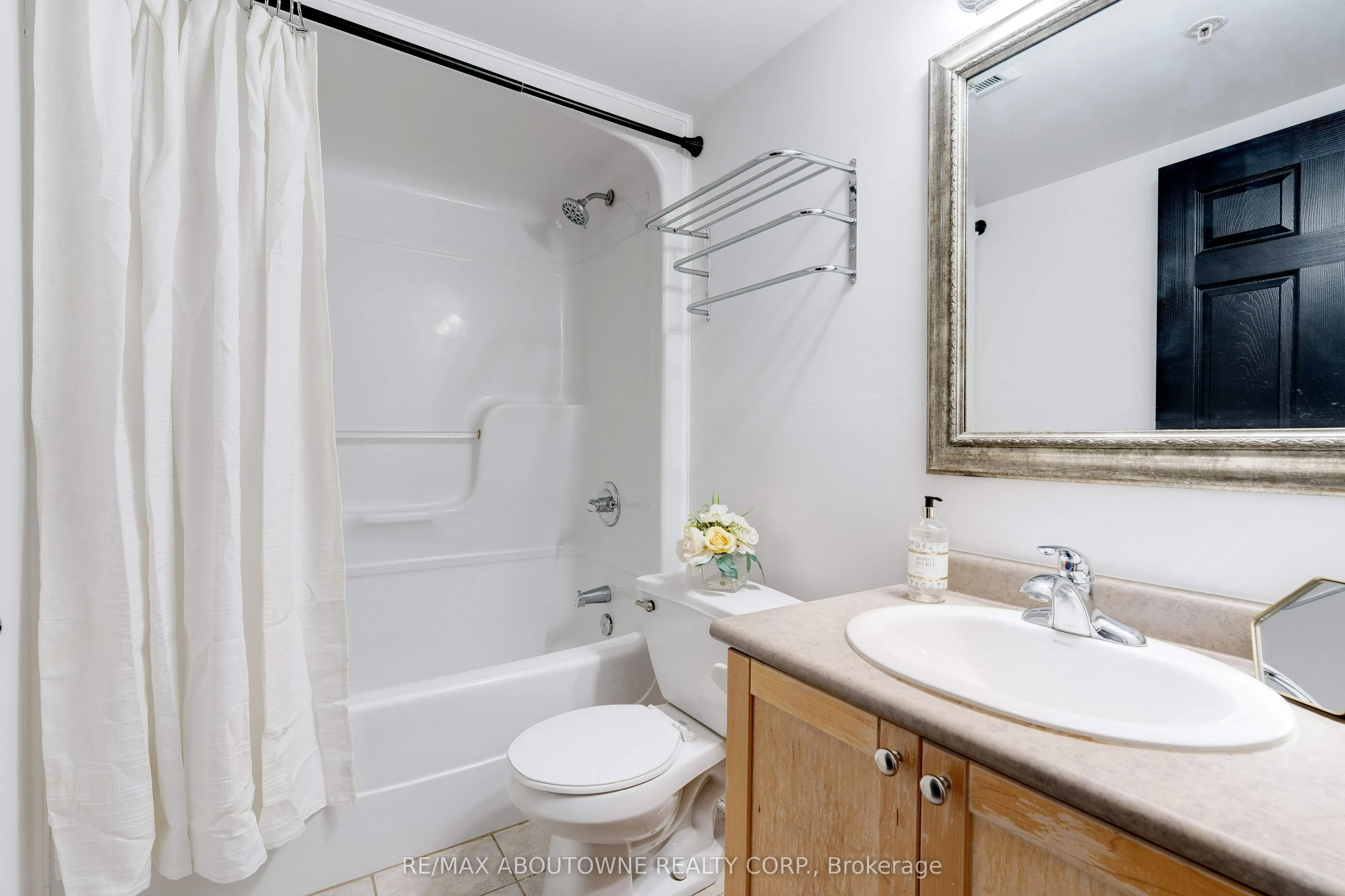 1460 Bishops Gate, #212