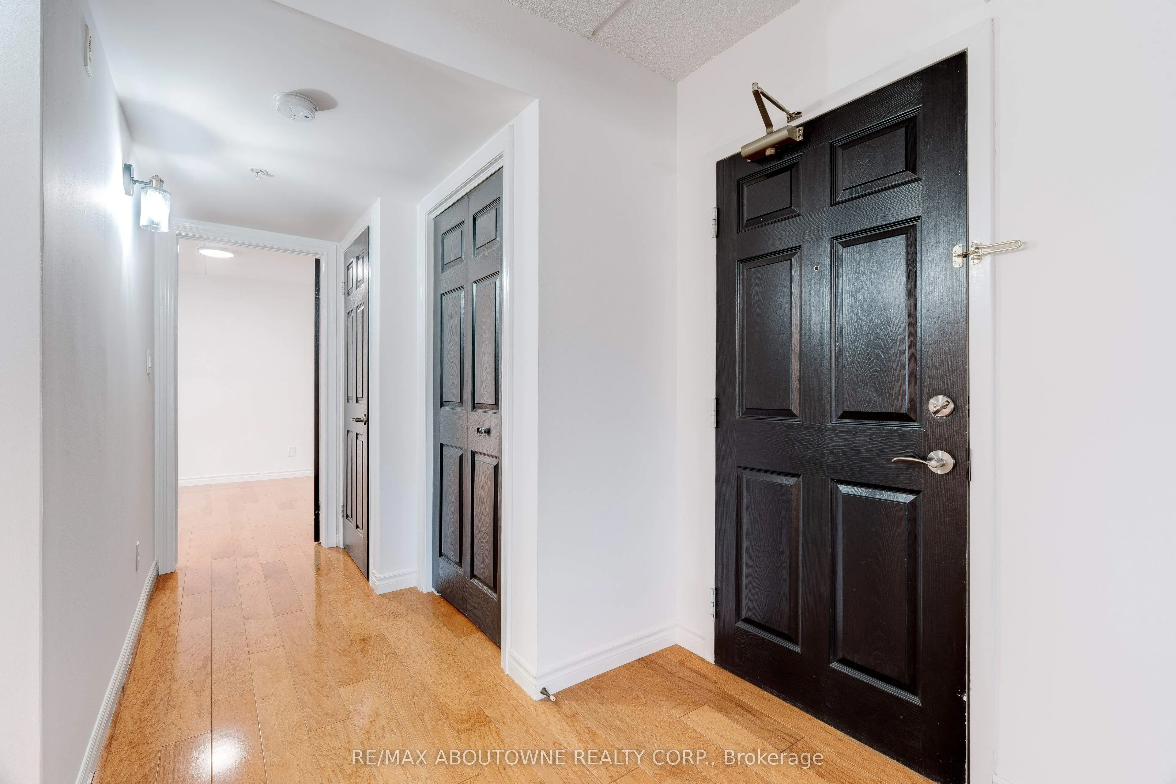 1460 Bishops Gate, #212