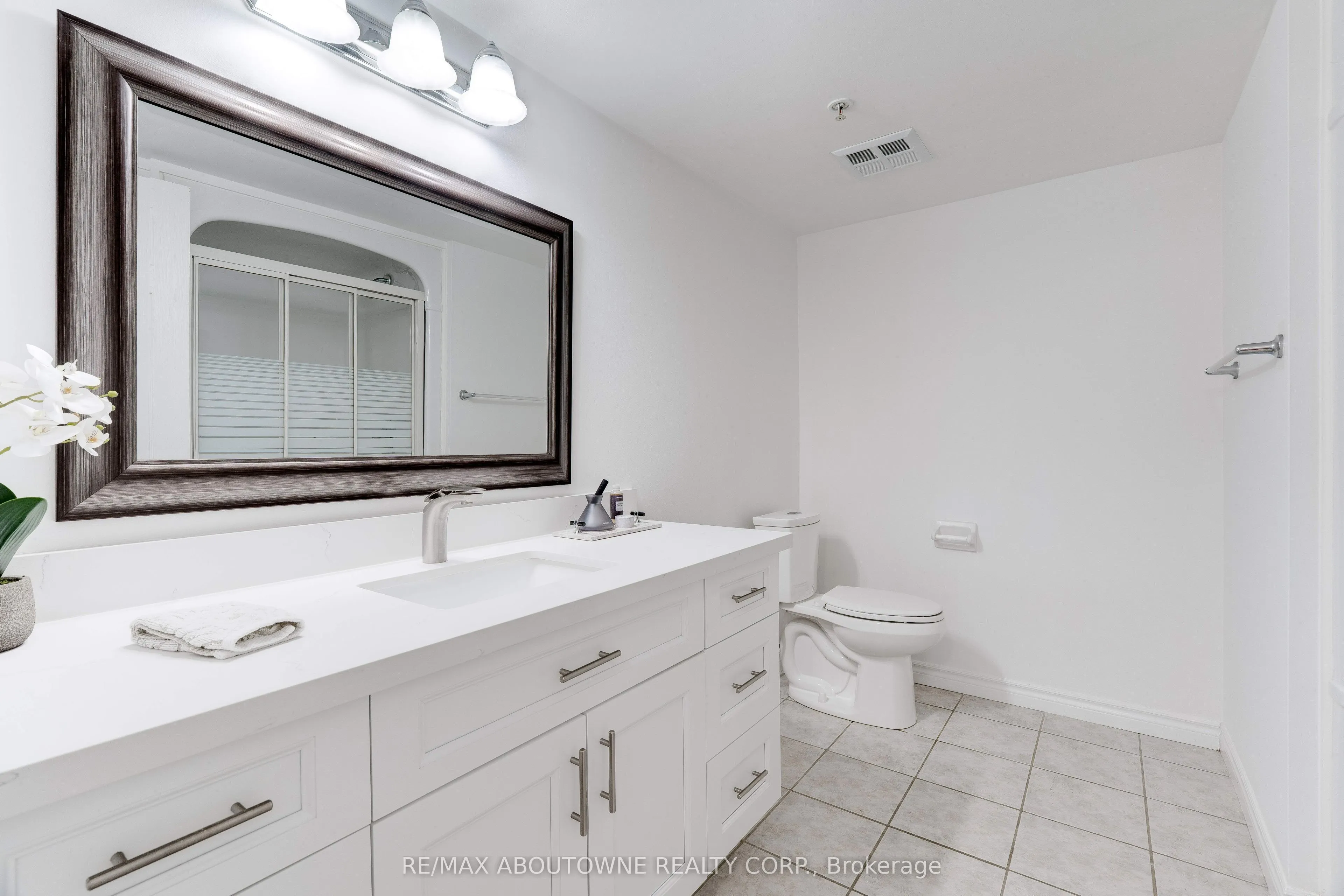1460 Bishops Gate, #212
