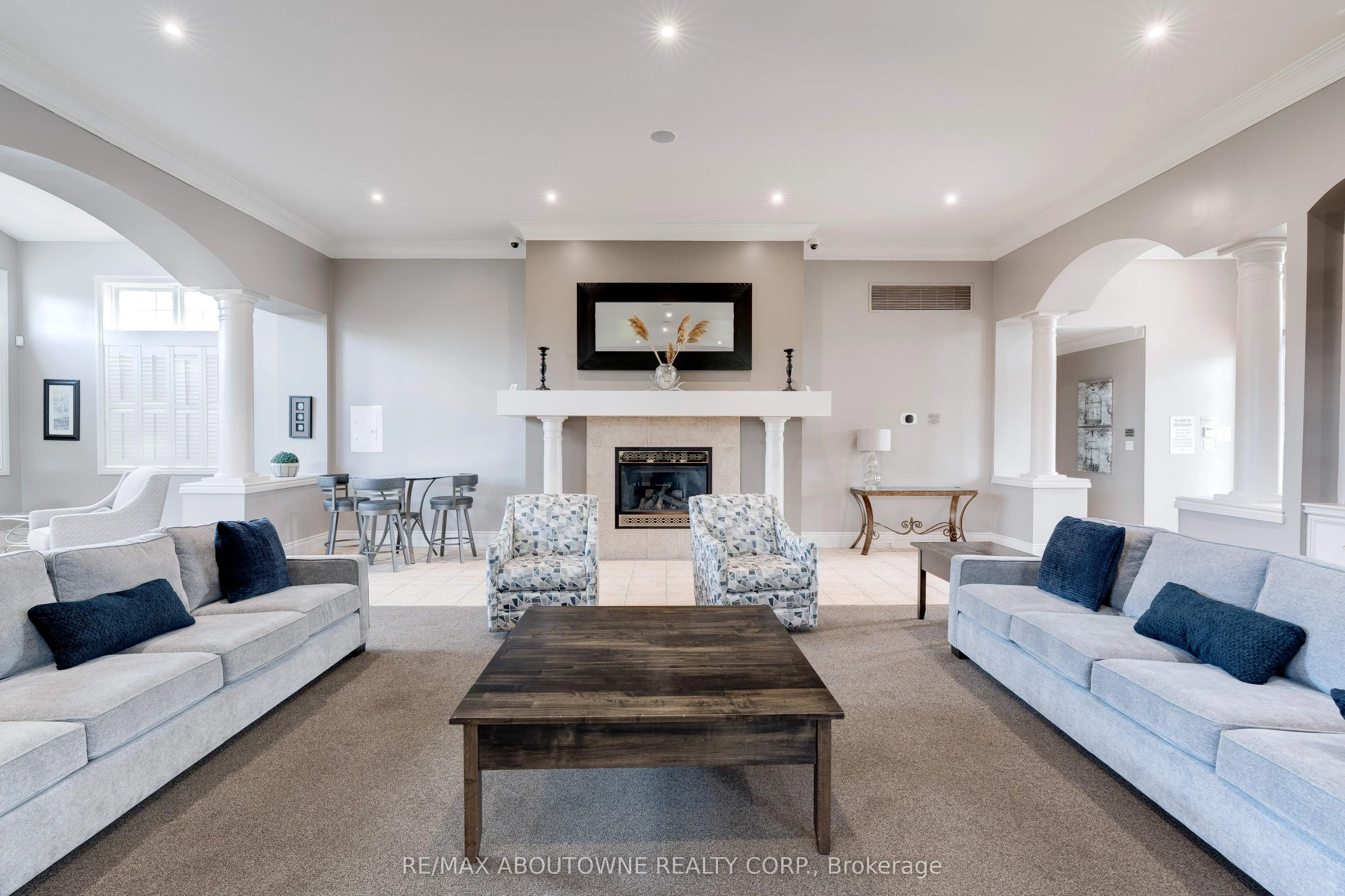 1460 Bishops Gate, #212