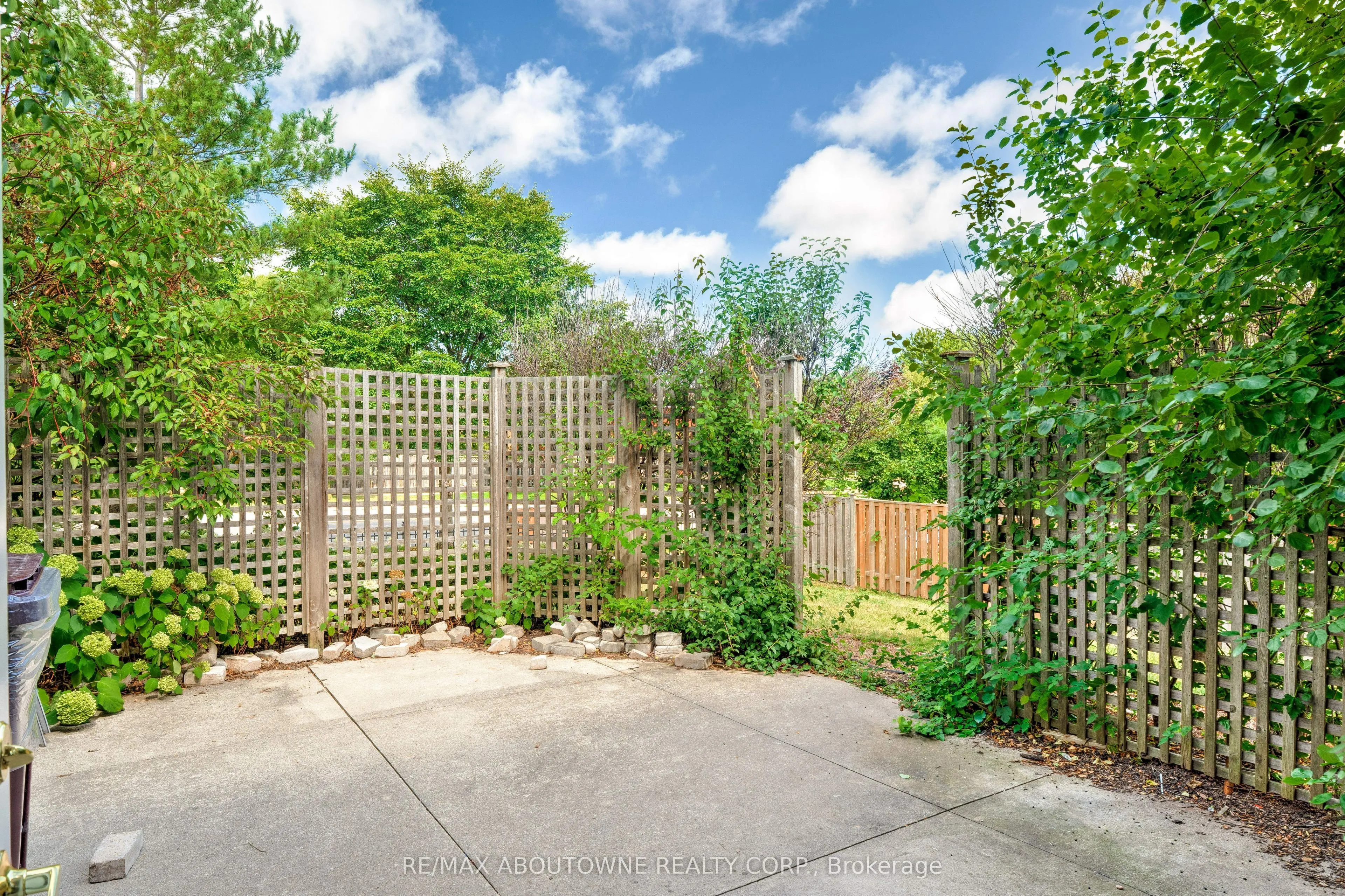 1460 Bishops Gate, #212