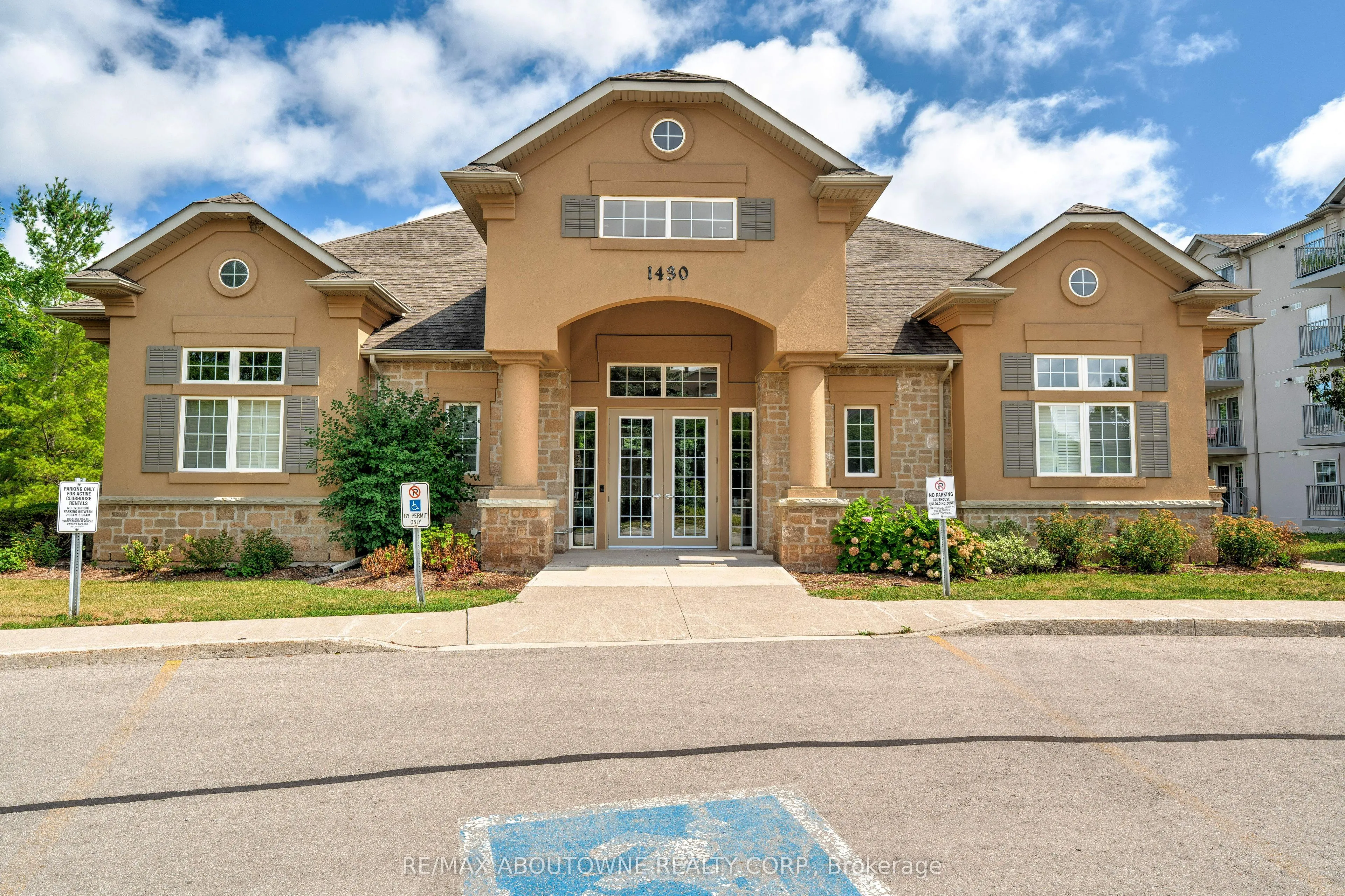 1460 Bishops Gate, #212