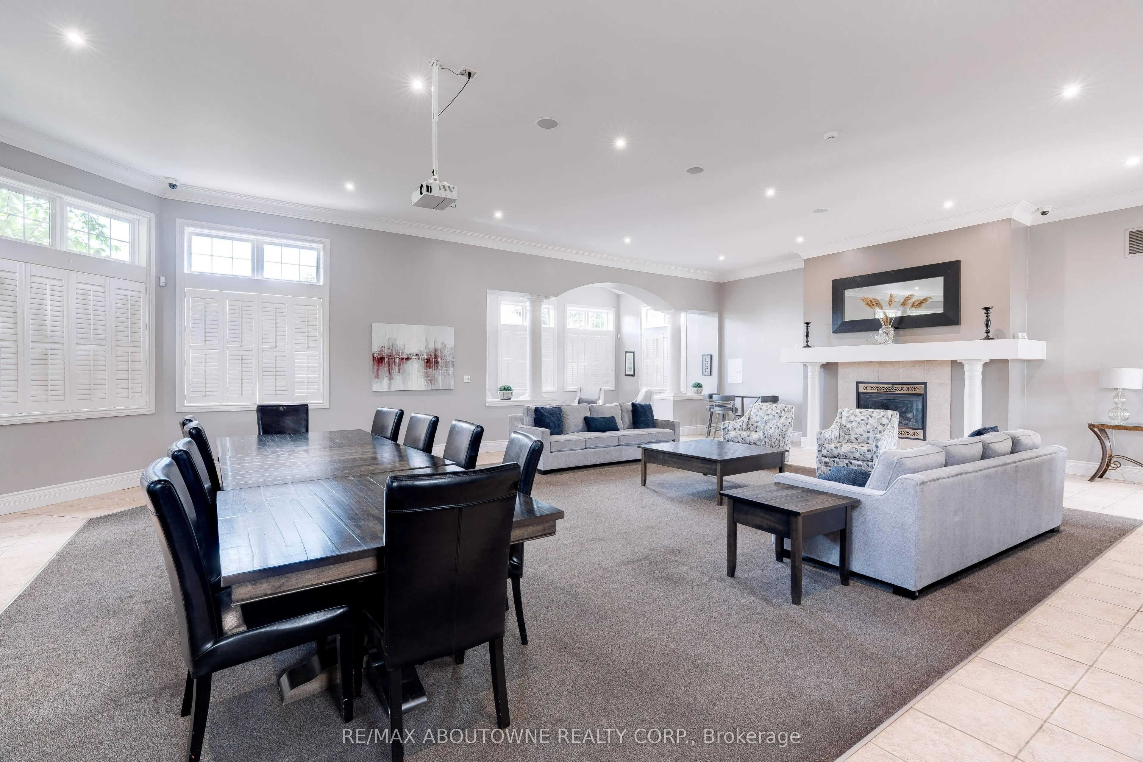 1460 Bishops Gate, #212