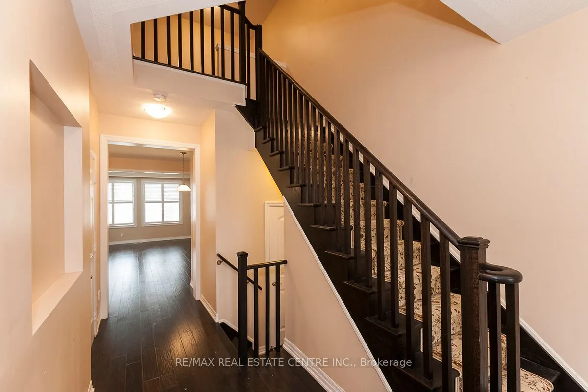 83 Hanson Crescent