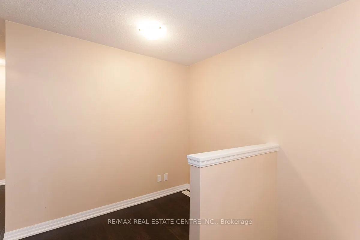 83 Hanson Crescent