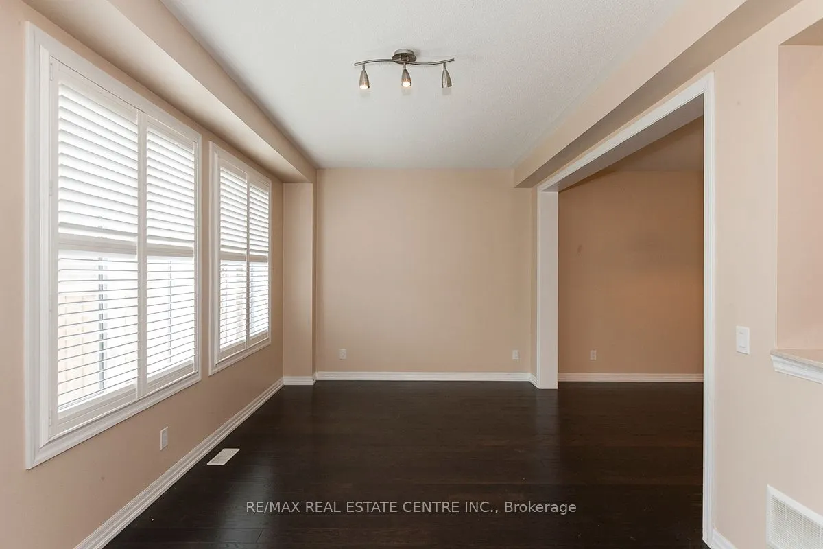 83 Hanson Crescent