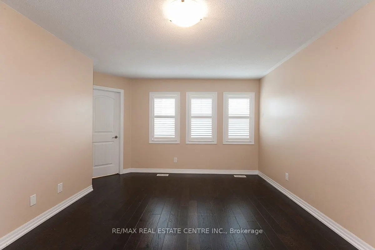 83 Hanson Crescent