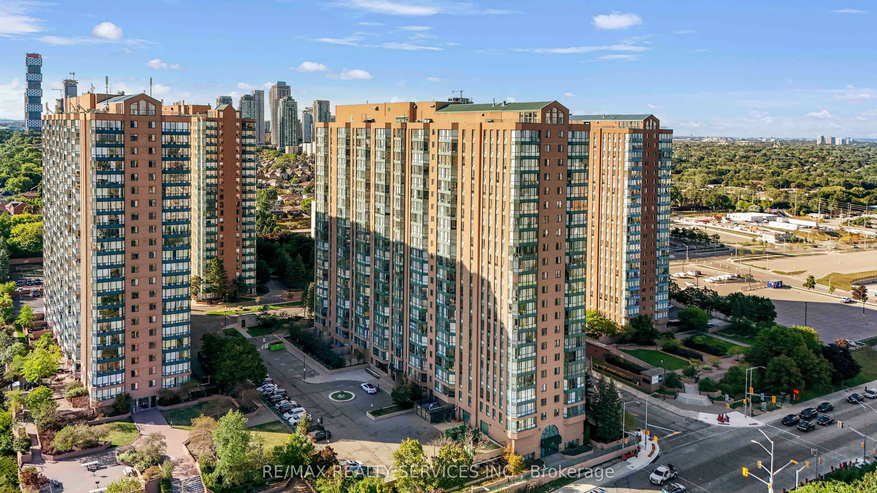 145 Hillcrest Avenue, #1202