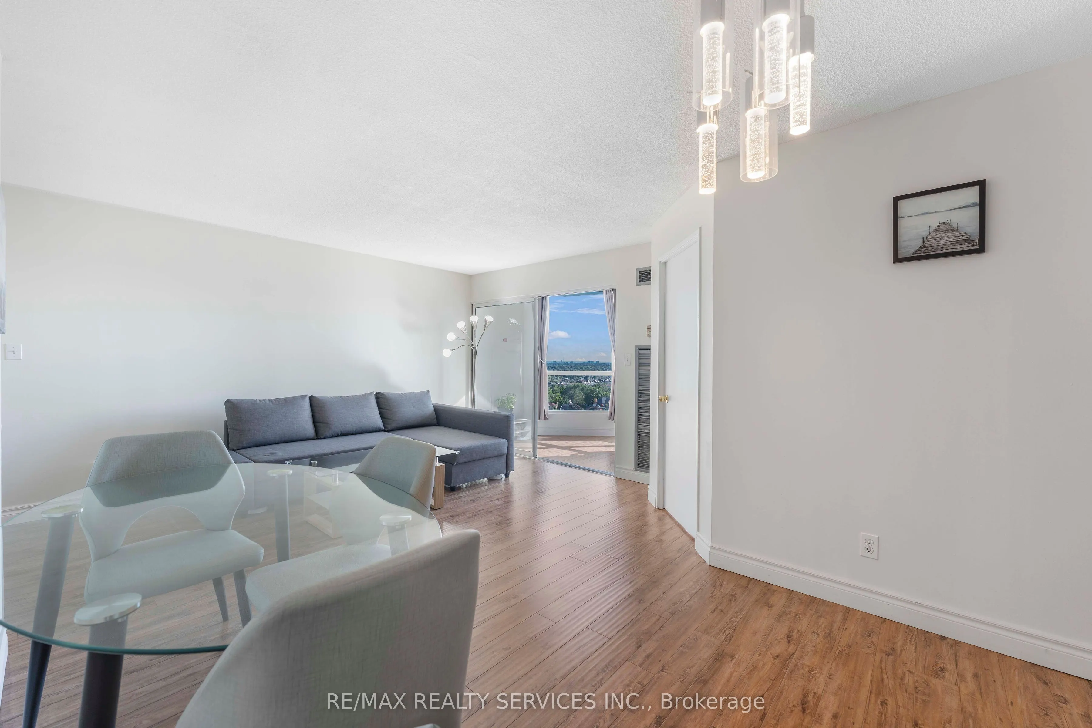 145 Hillcrest Avenue, #1202
