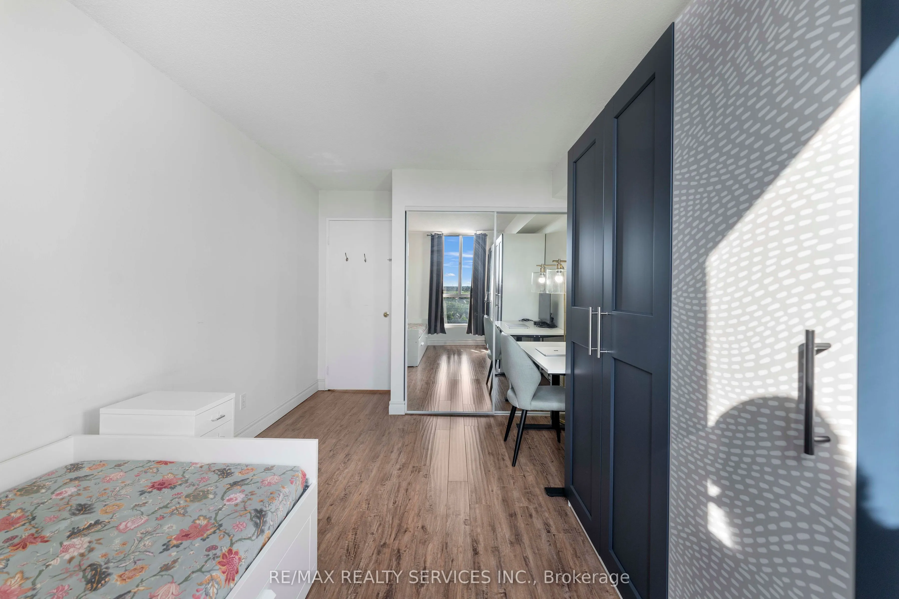 145 Hillcrest Avenue, #1202