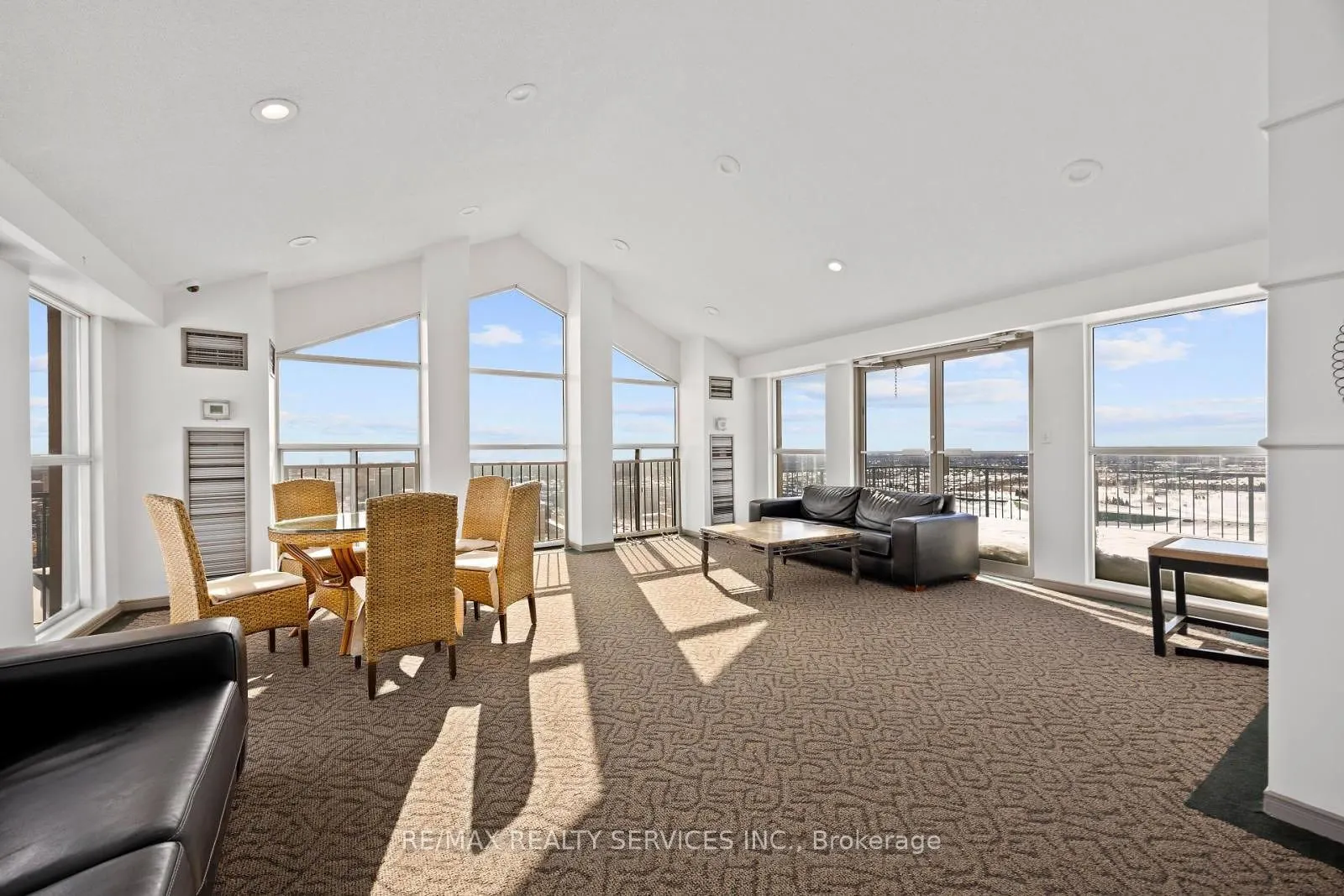 145 Hillcrest Avenue, #1202