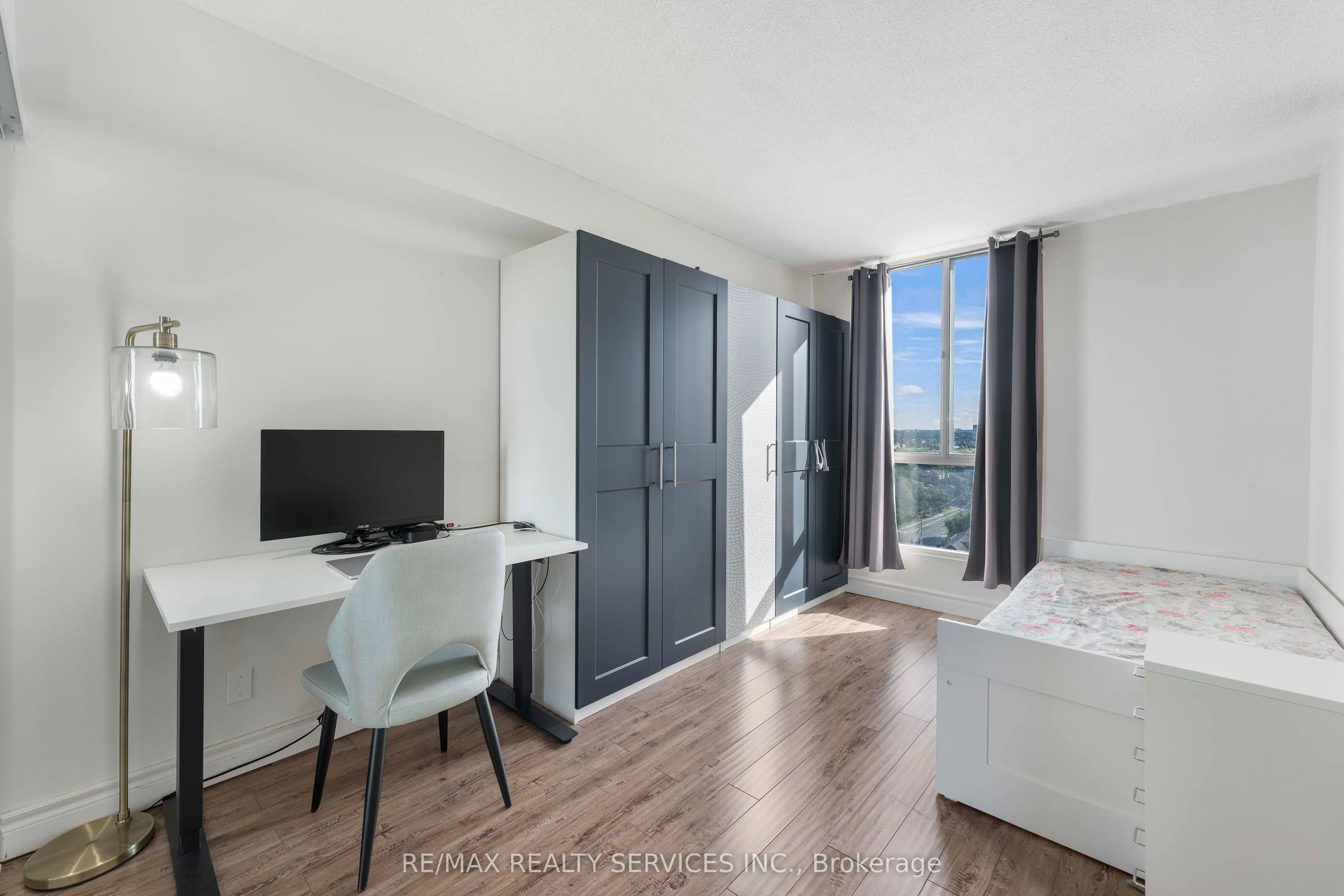 145 Hillcrest Avenue, #1202