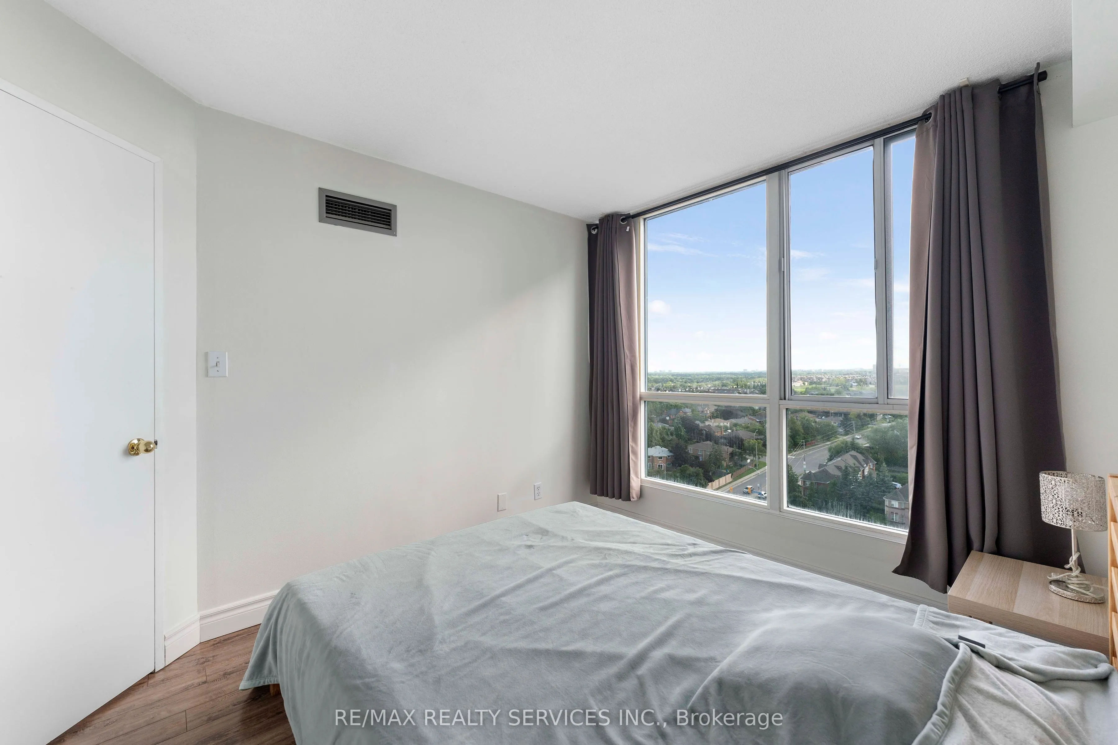 145 Hillcrest Avenue, #1202