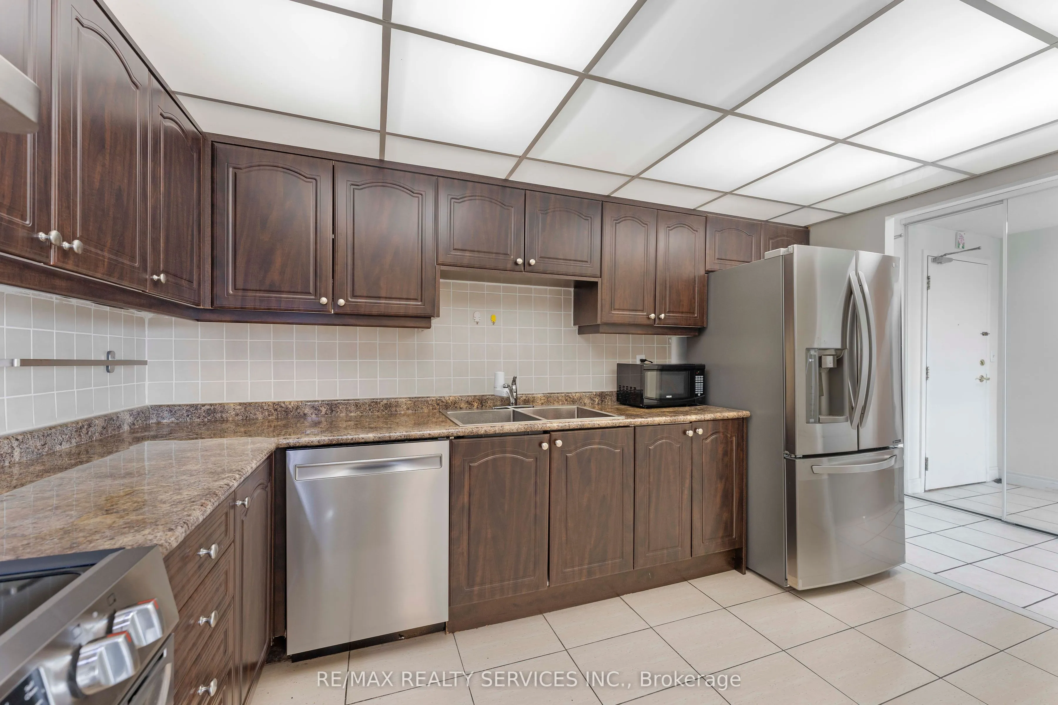 145 Hillcrest Avenue, #1202