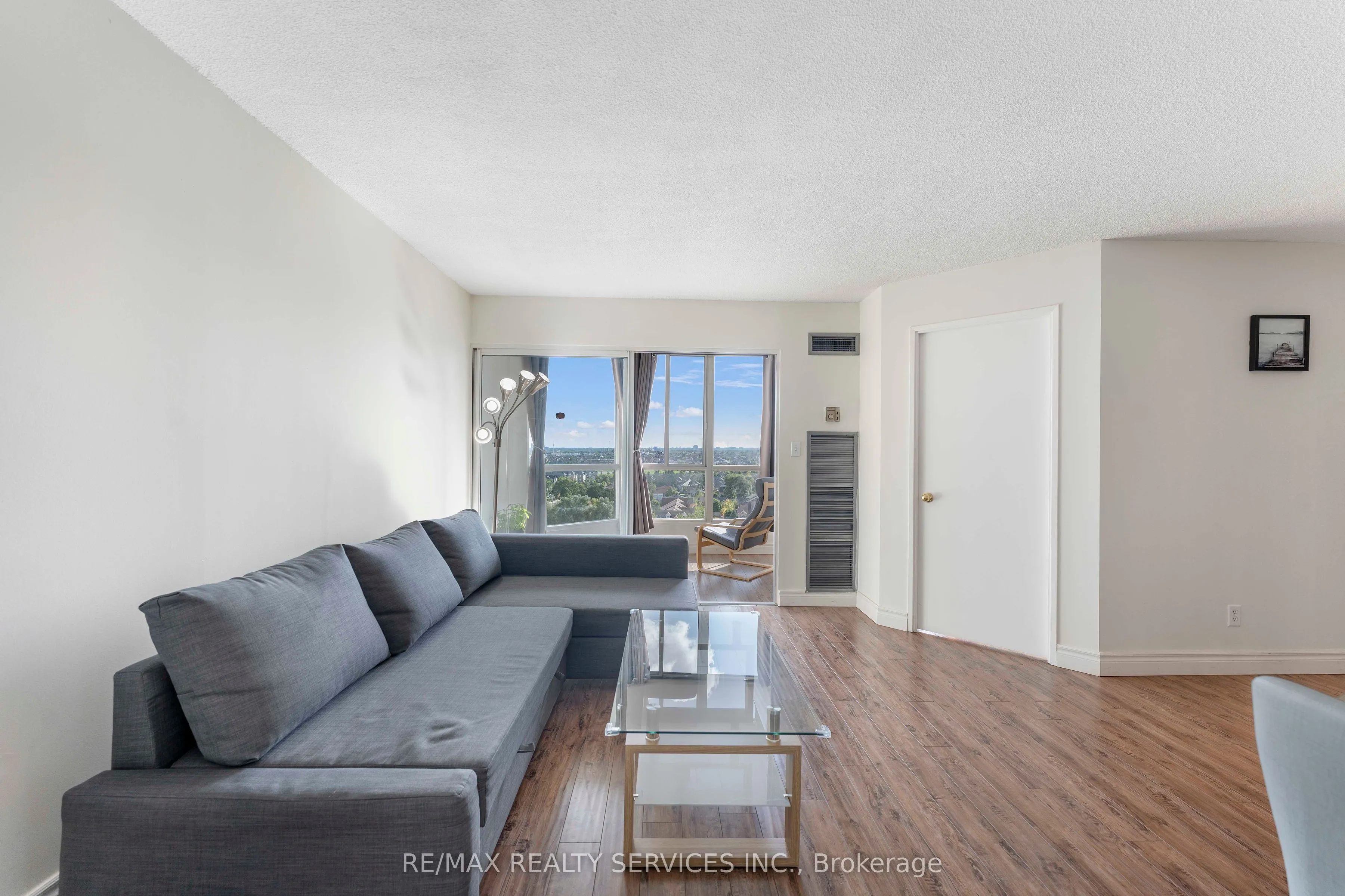 145 Hillcrest Avenue, #1202