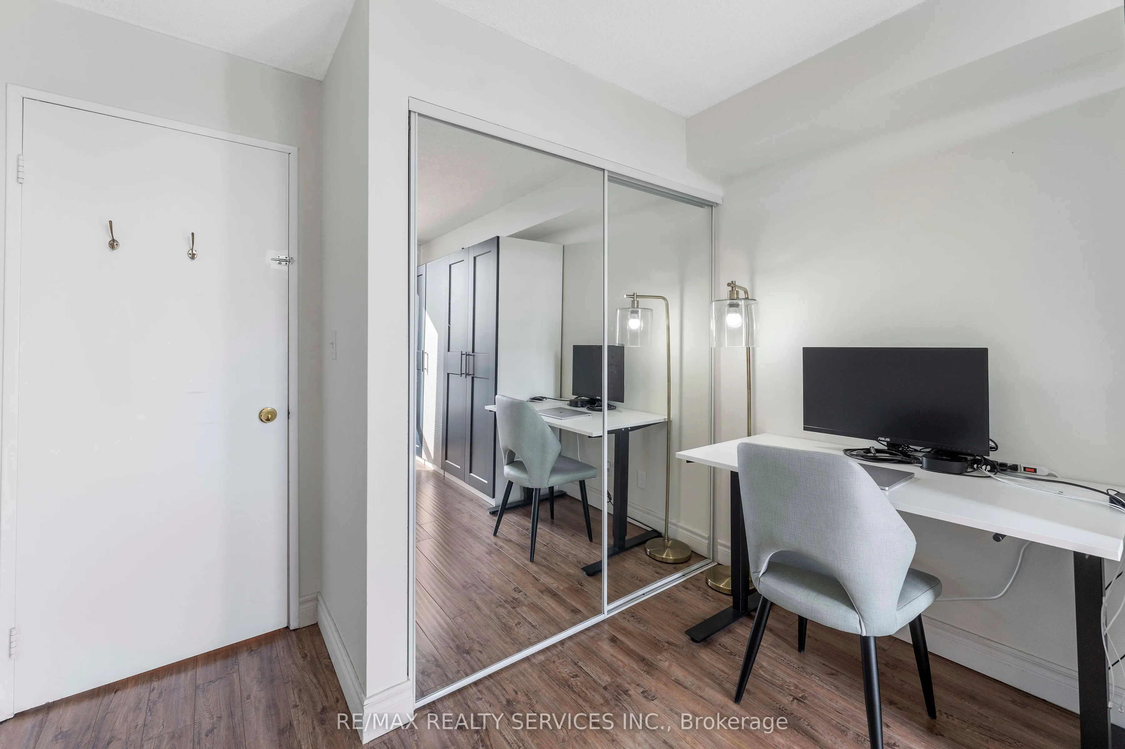 145 Hillcrest Avenue, #1202