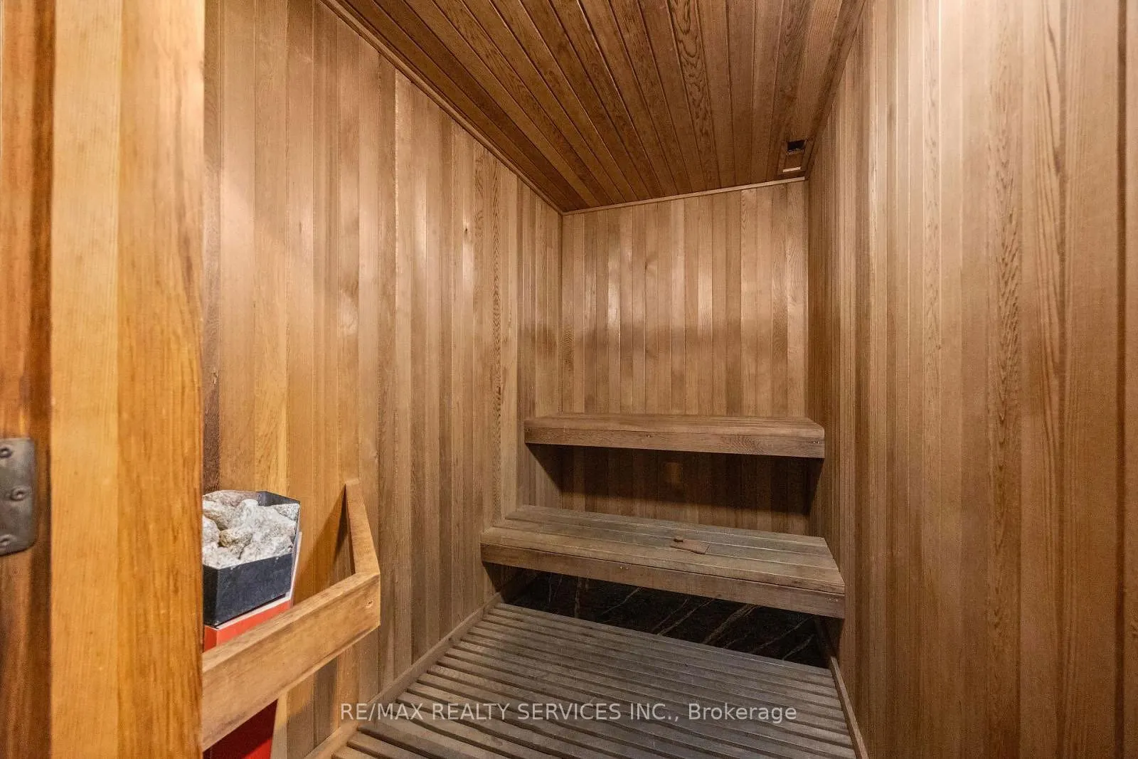 145 Hillcrest Avenue, #1202
