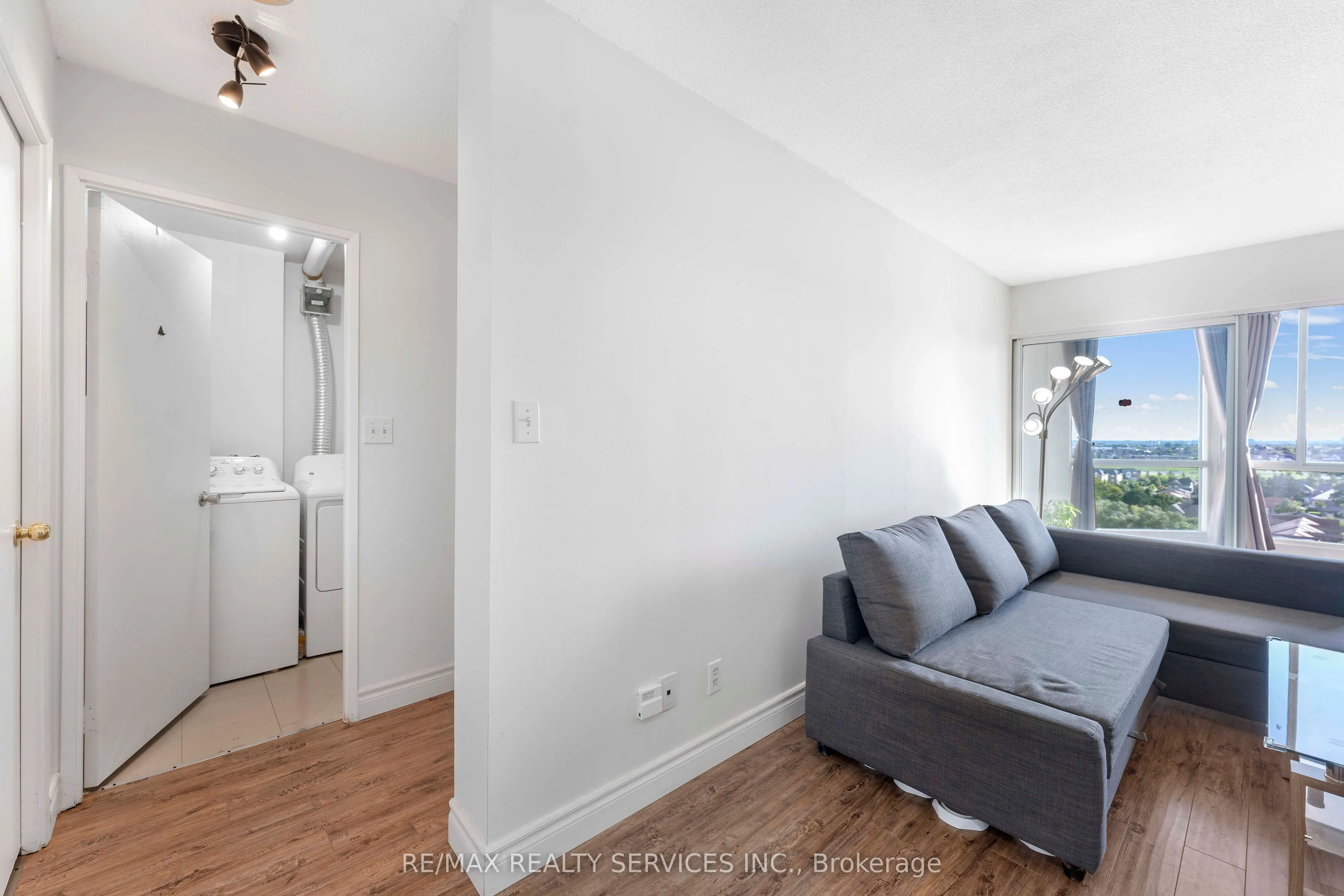 145 Hillcrest Avenue, #1202