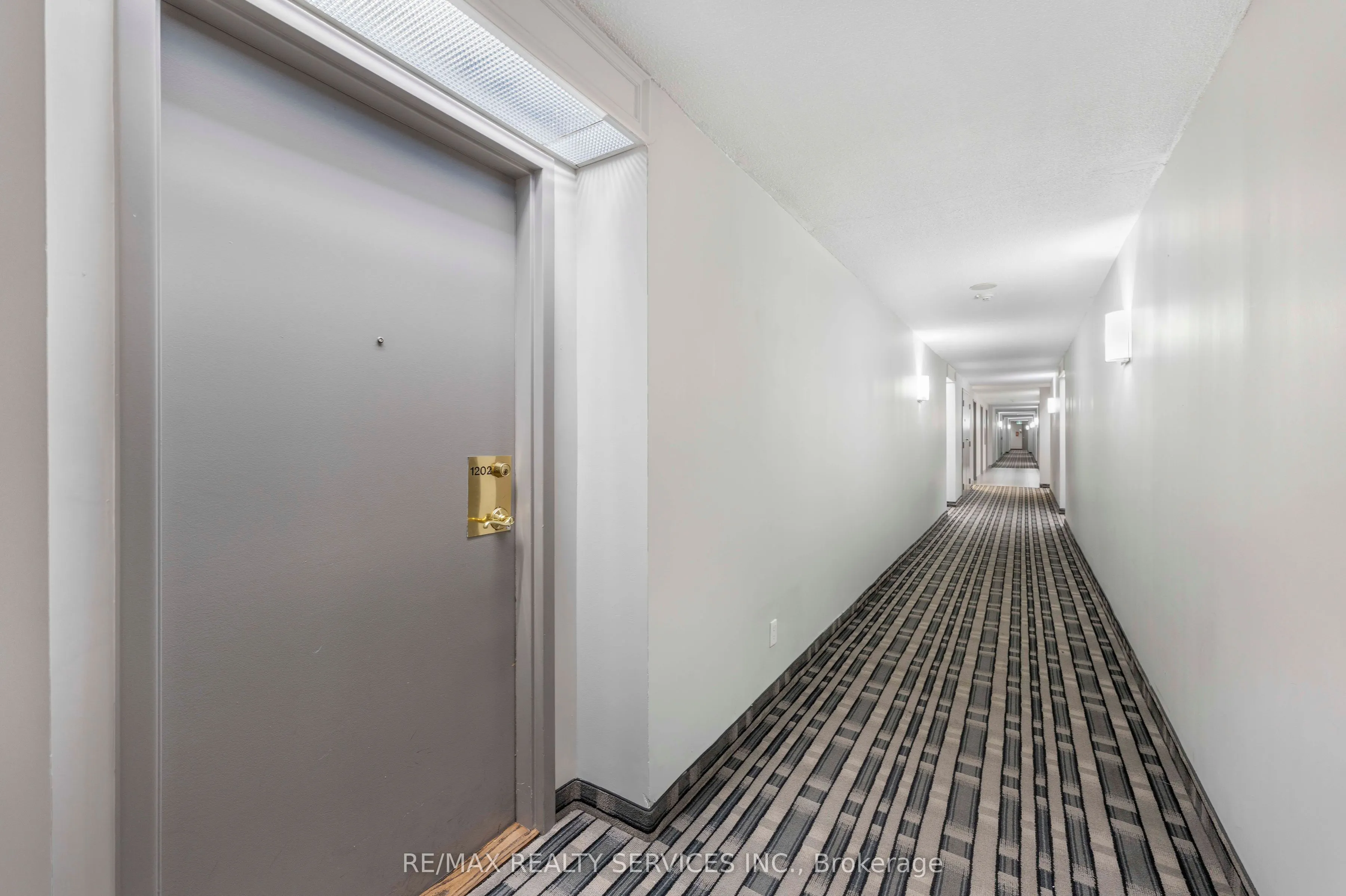 145 Hillcrest Avenue, #1202