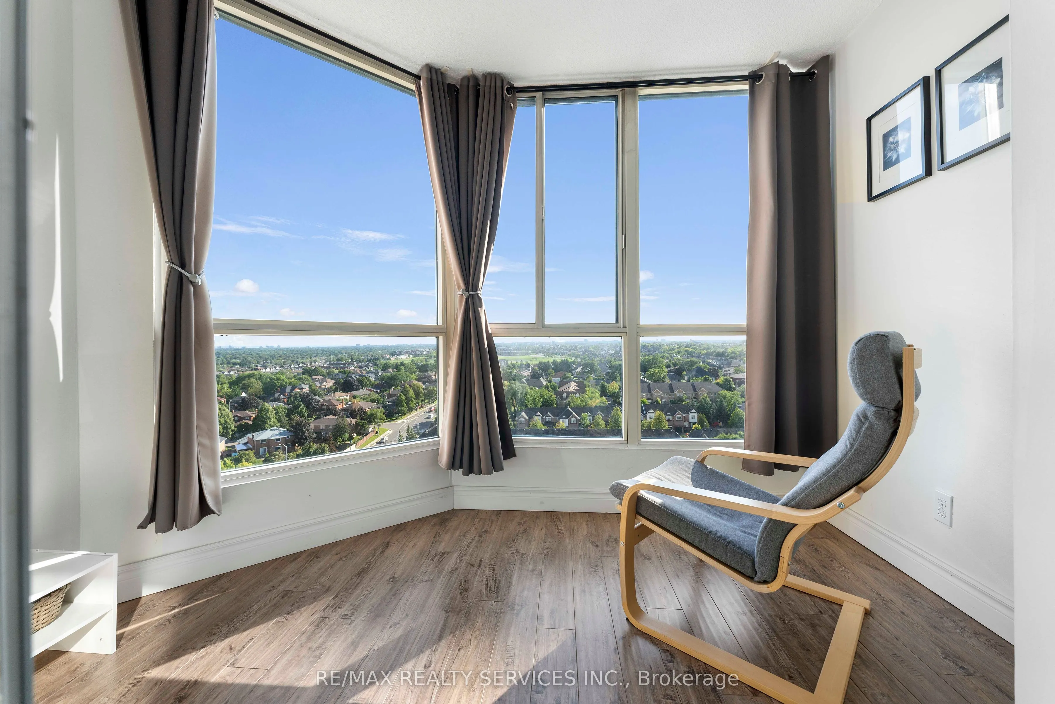 145 Hillcrest Avenue, #1202