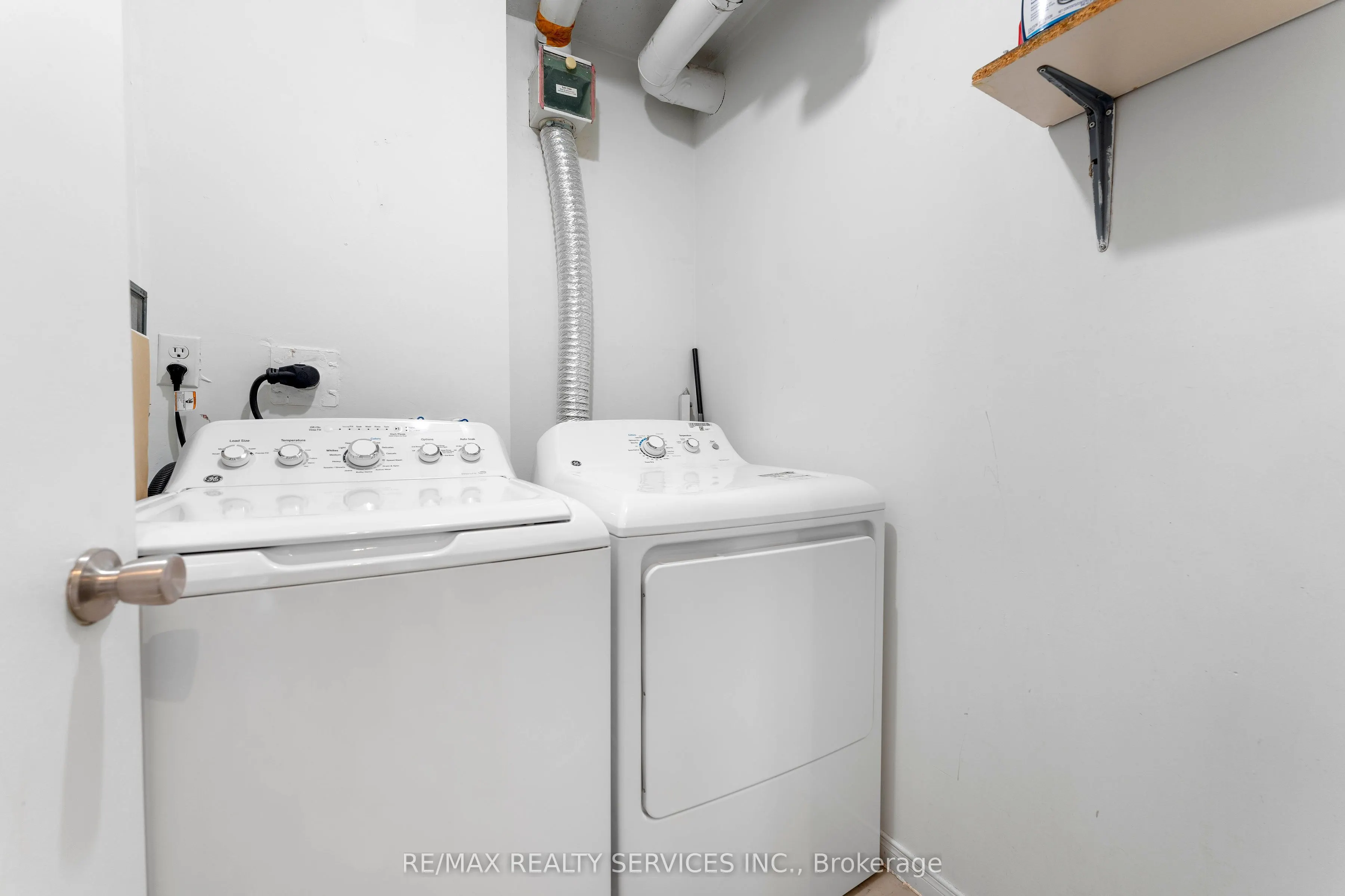 145 Hillcrest Avenue, #1202
