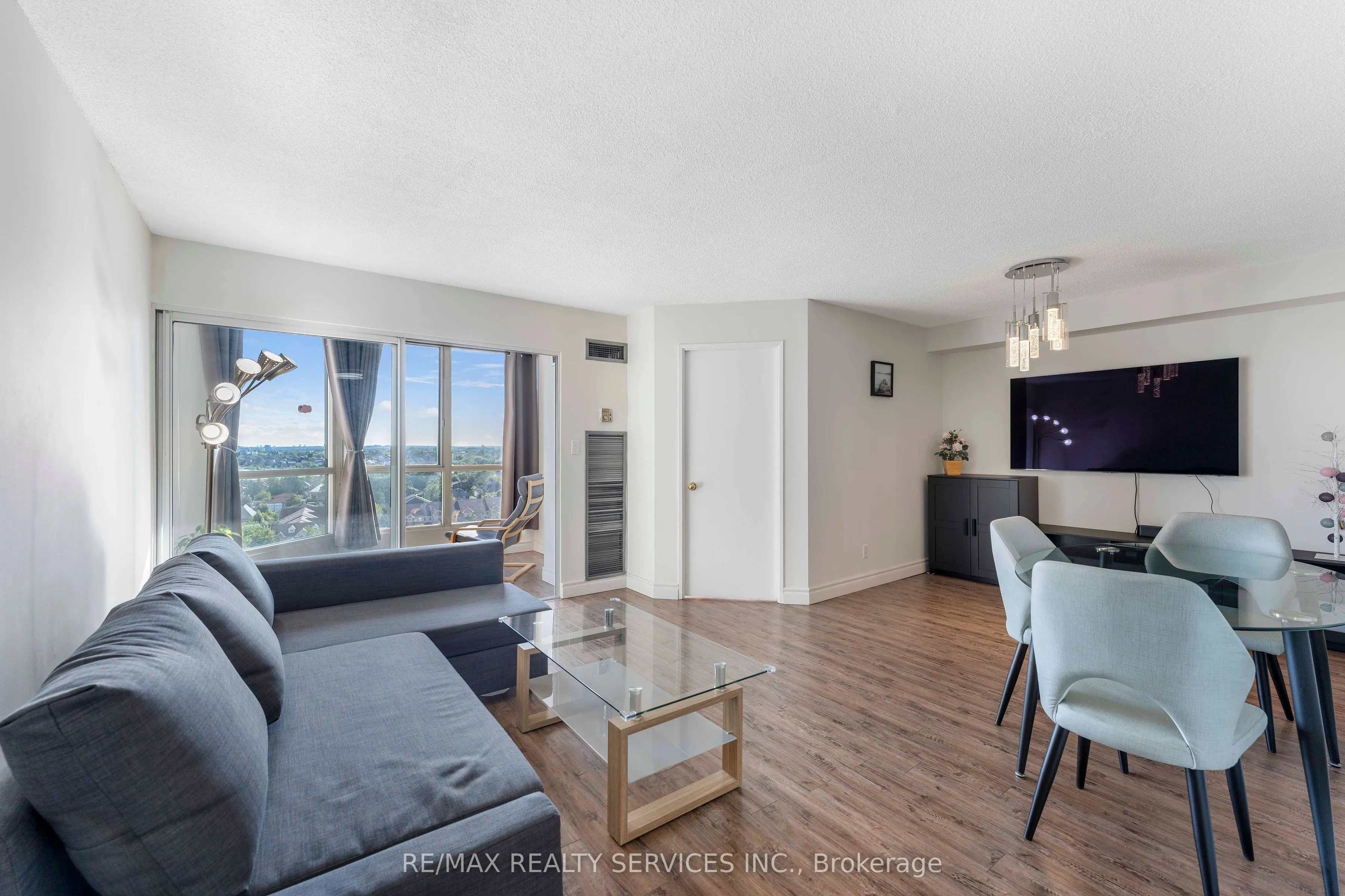 145 Hillcrest Avenue, #1202
