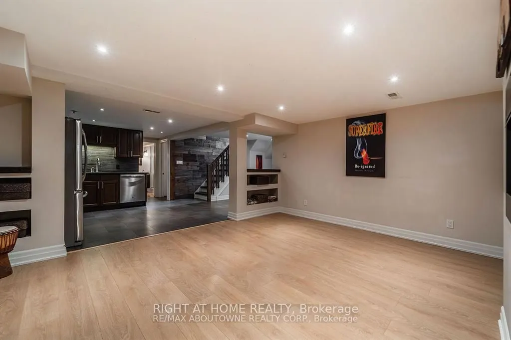454 Seabourne Drive