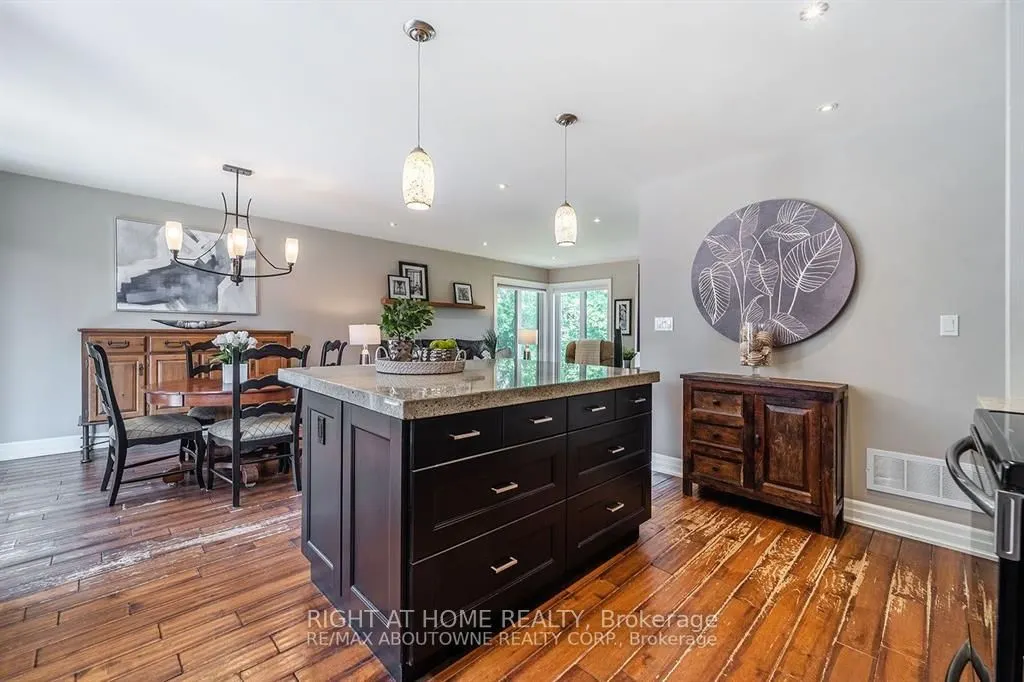 454 Seabourne Drive