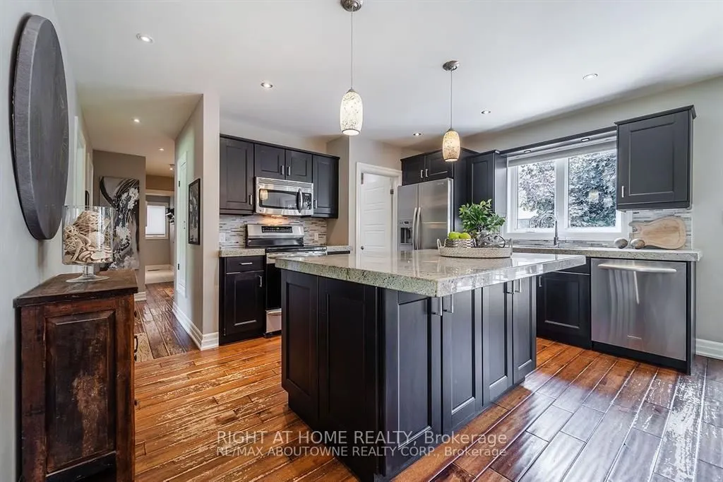 454 Seabourne Drive