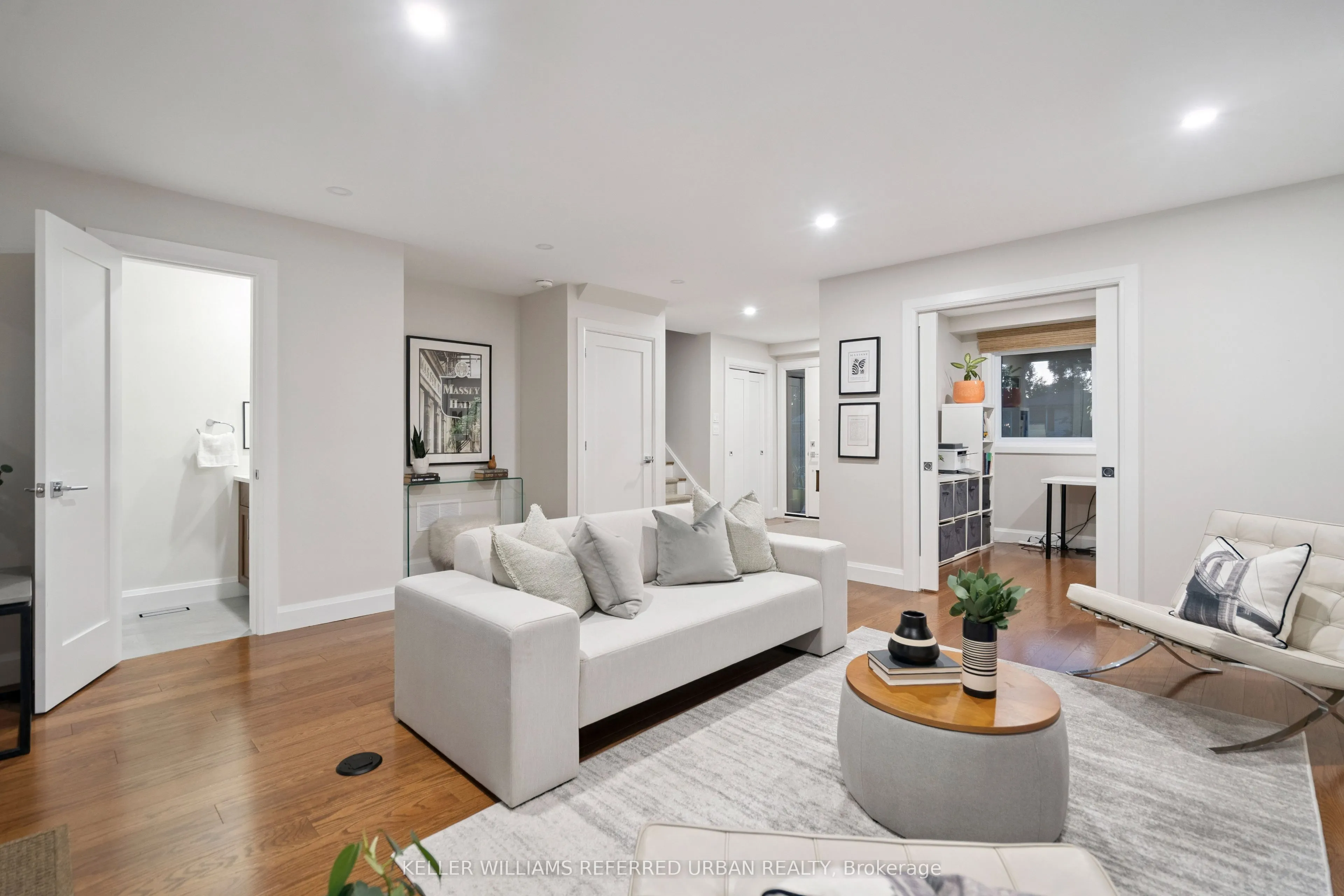 238 Slater Crescent