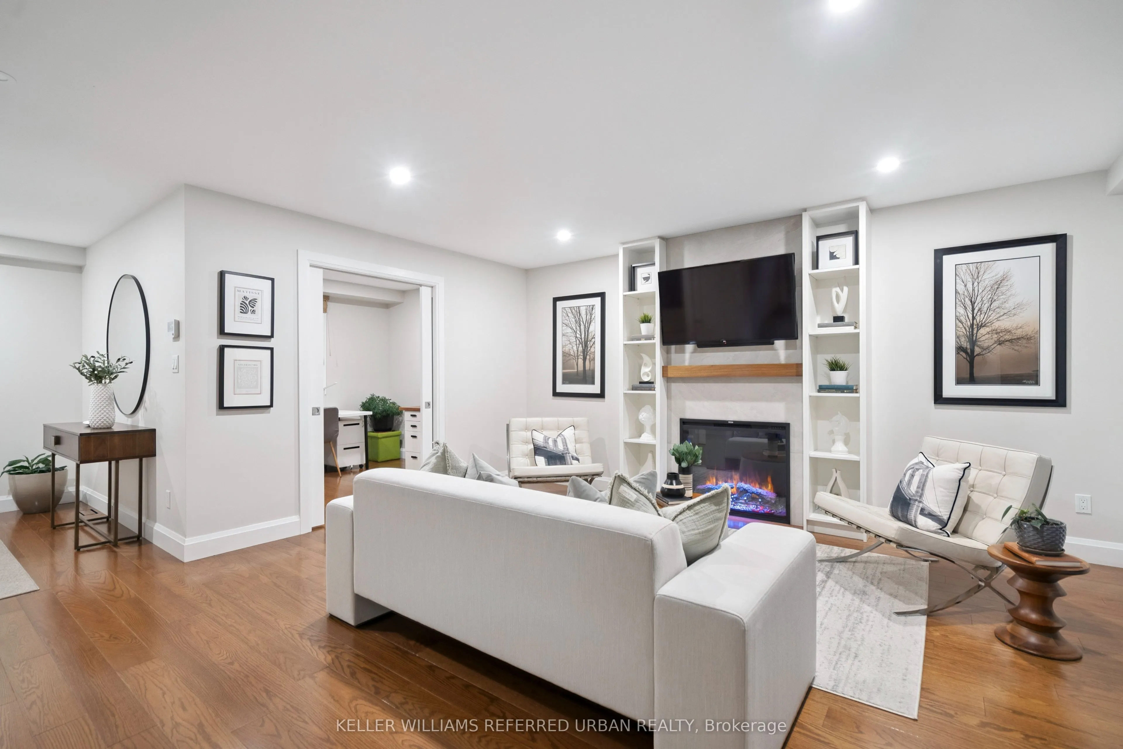 238 Slater Crescent