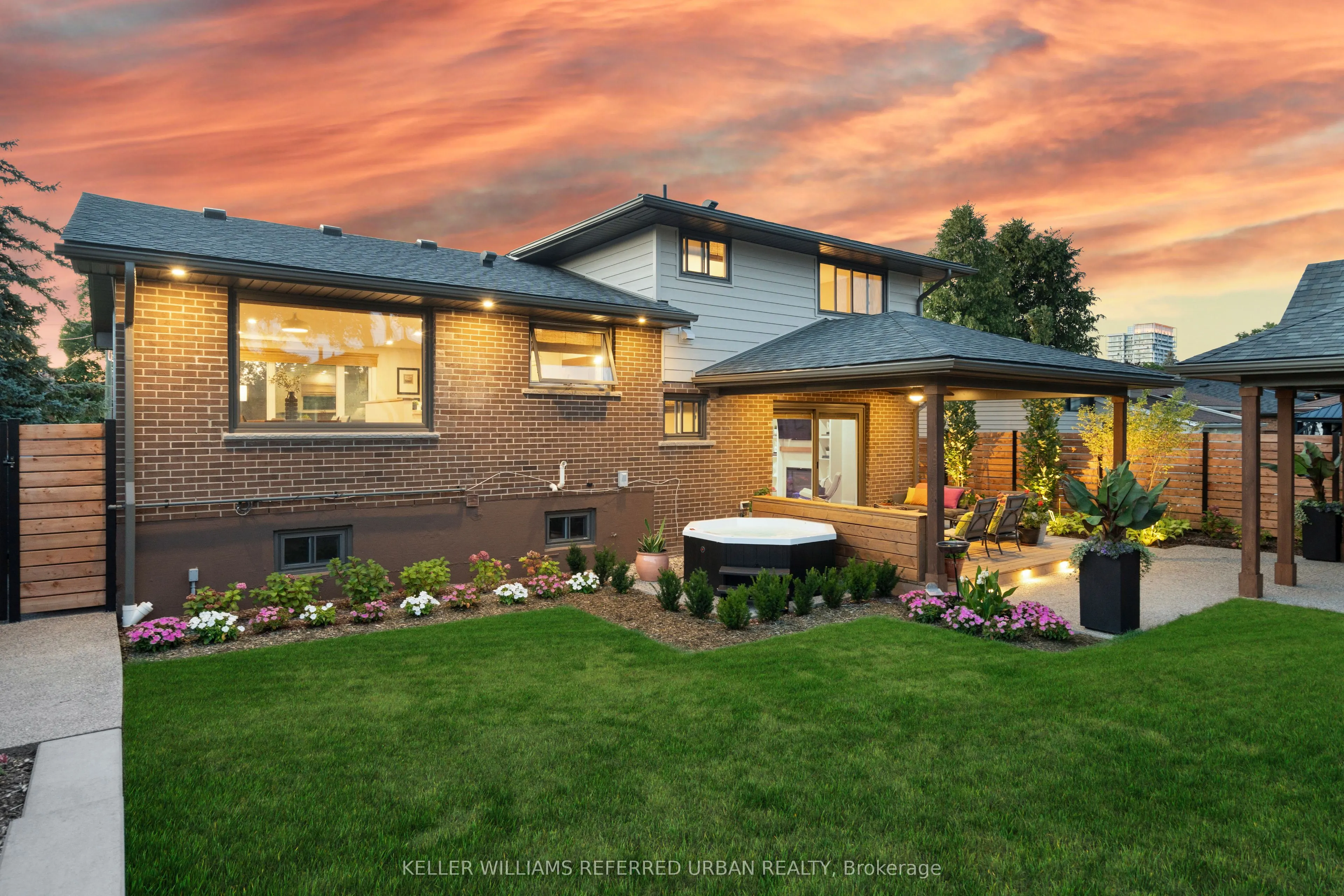238 Slater Crescent