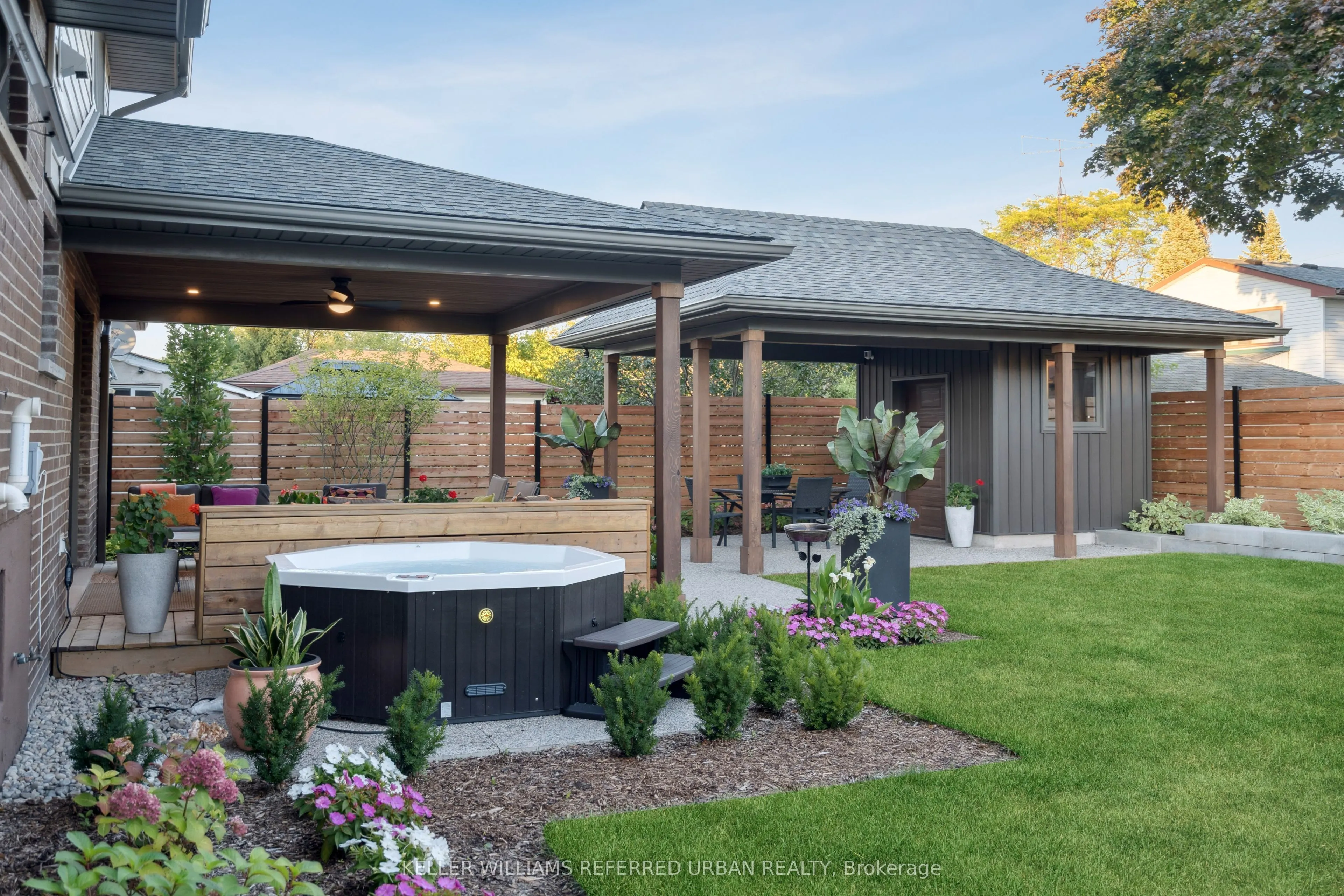 238 Slater Crescent