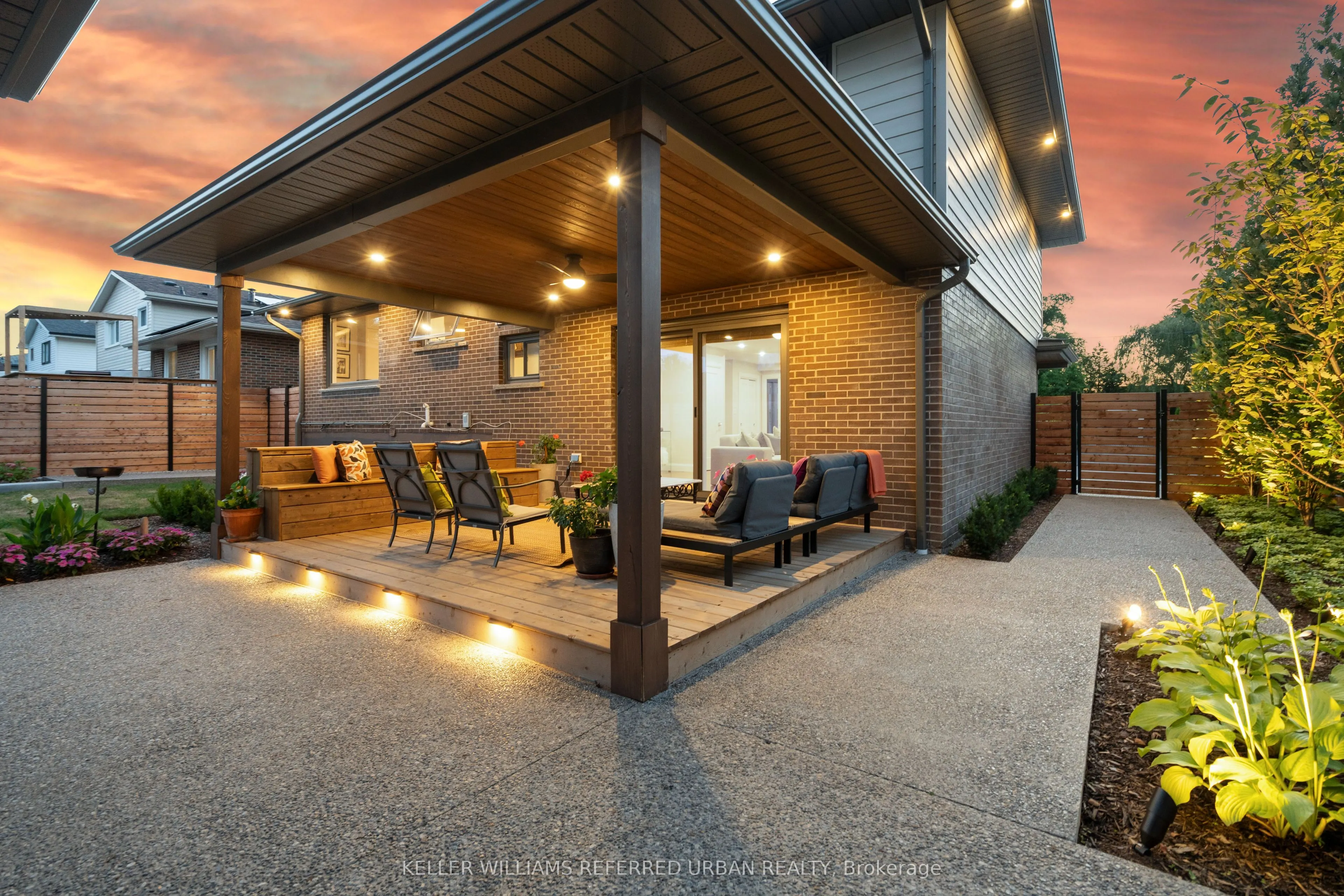 238 Slater Crescent
