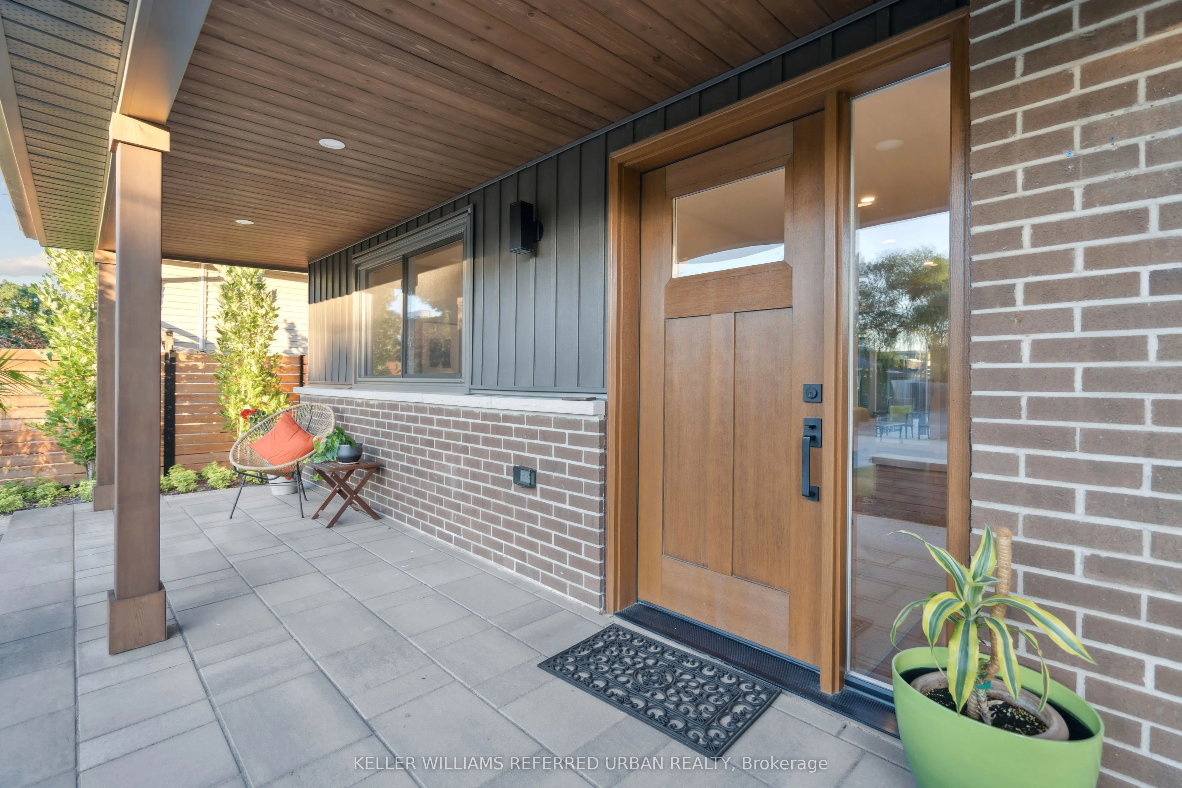 238 Slater Crescent