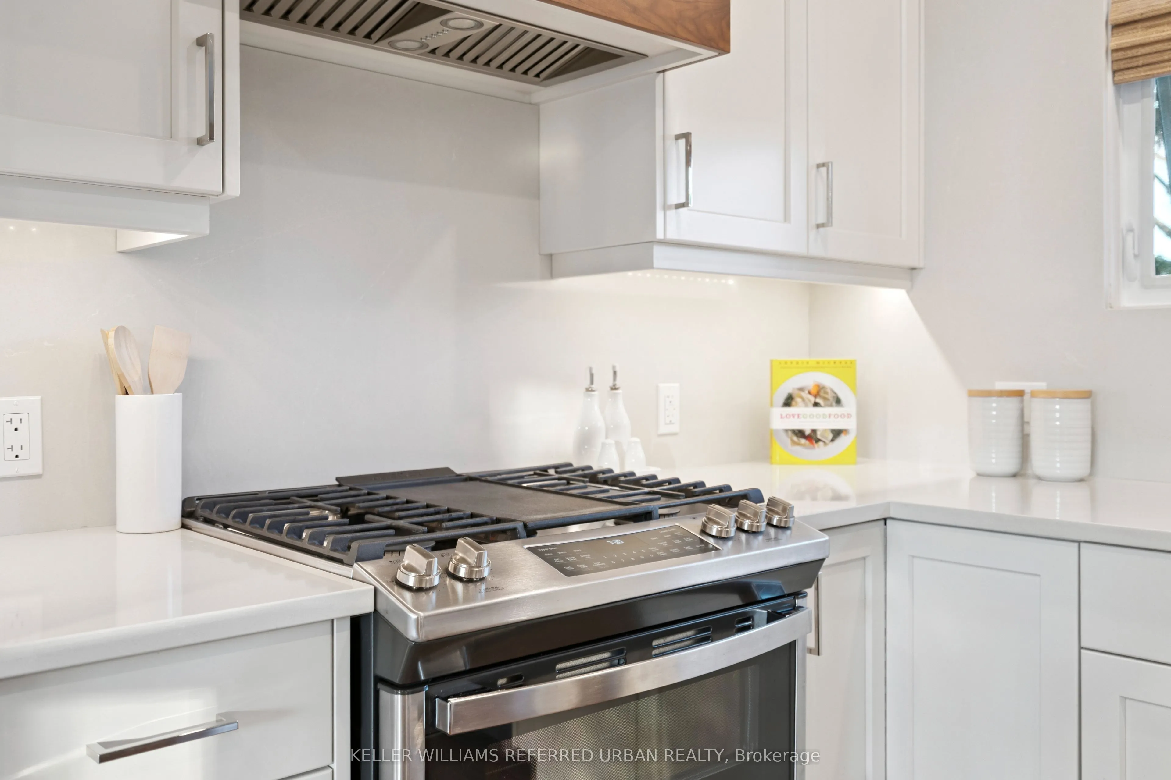 238 Slater Crescent