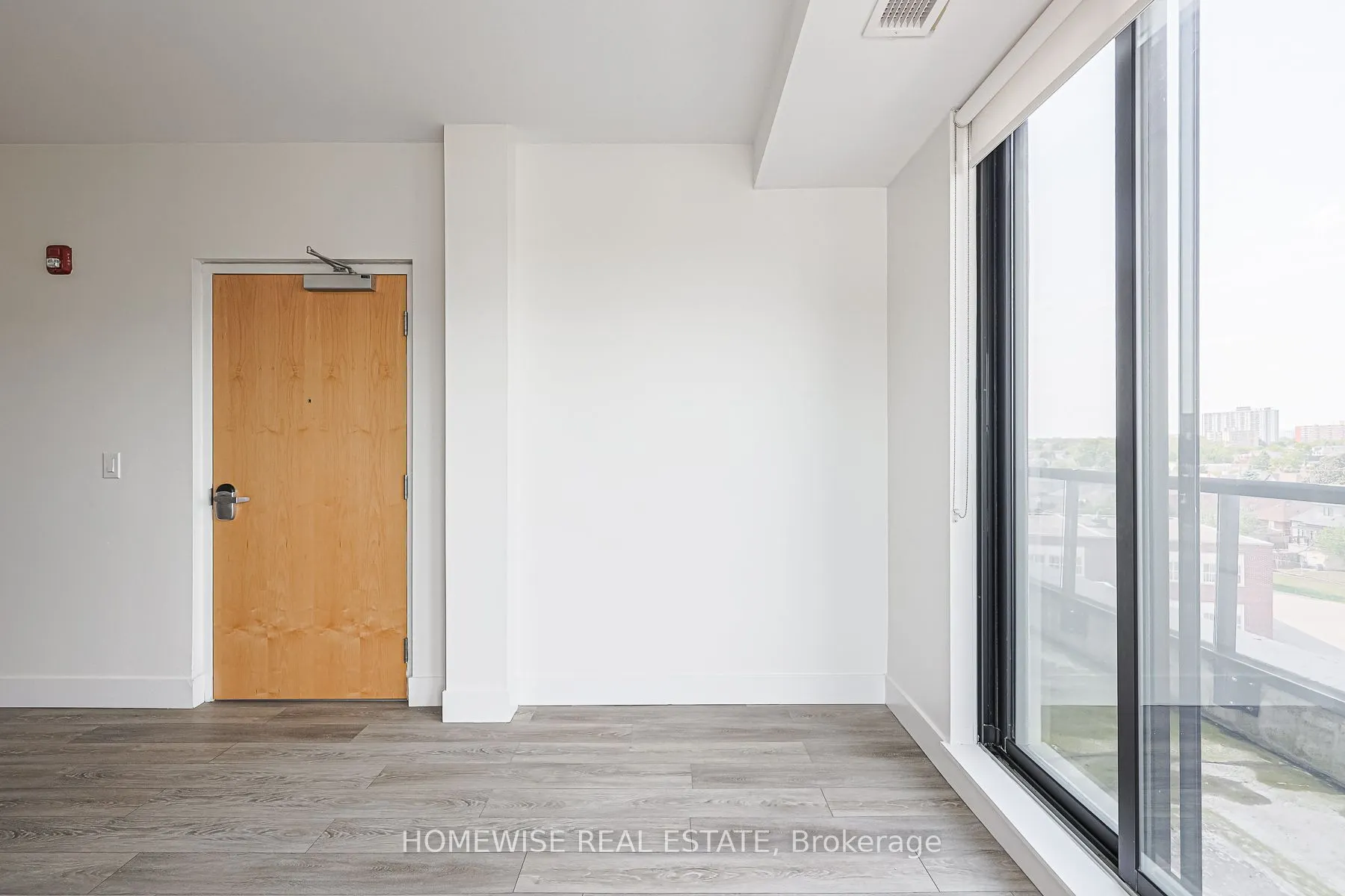 293 Viewmount Avenue, #R01