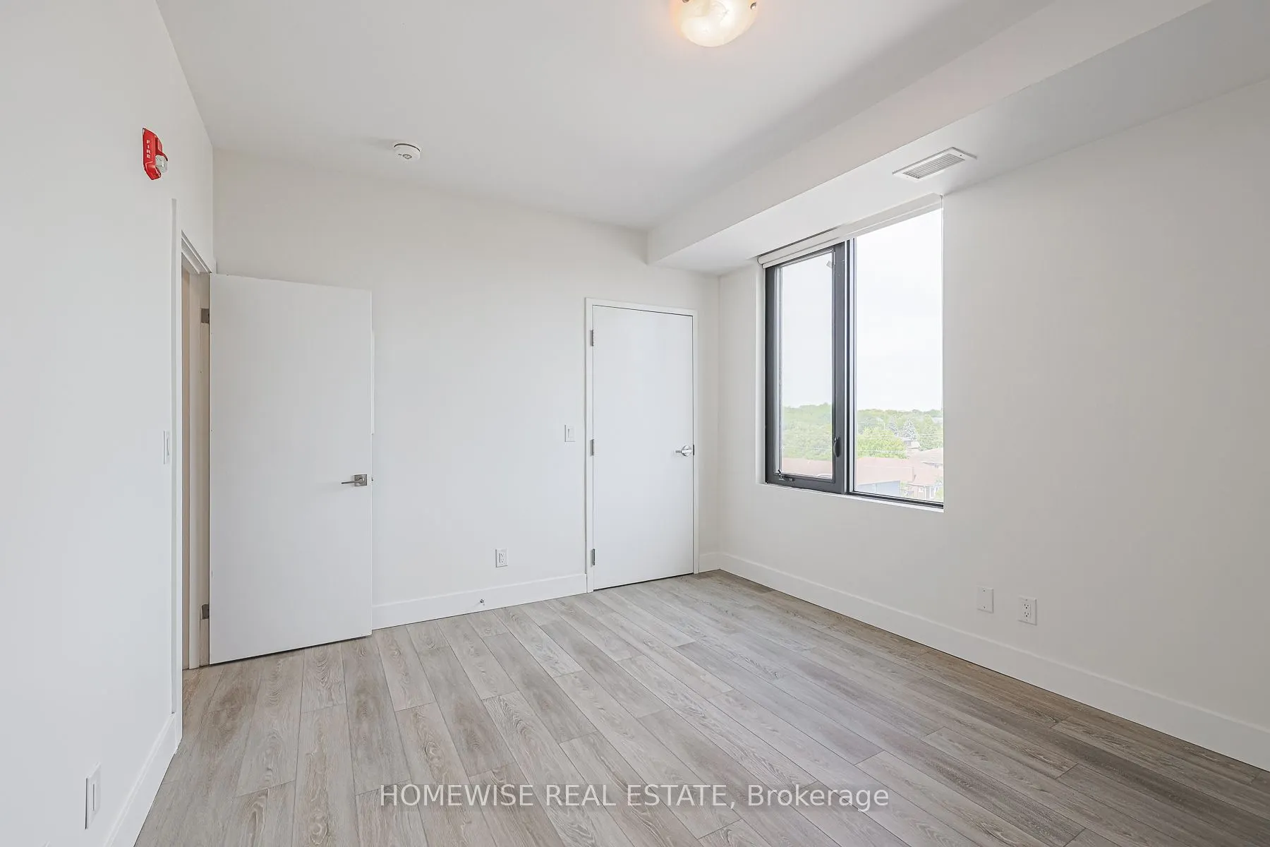 293 Viewmount Avenue, #R01