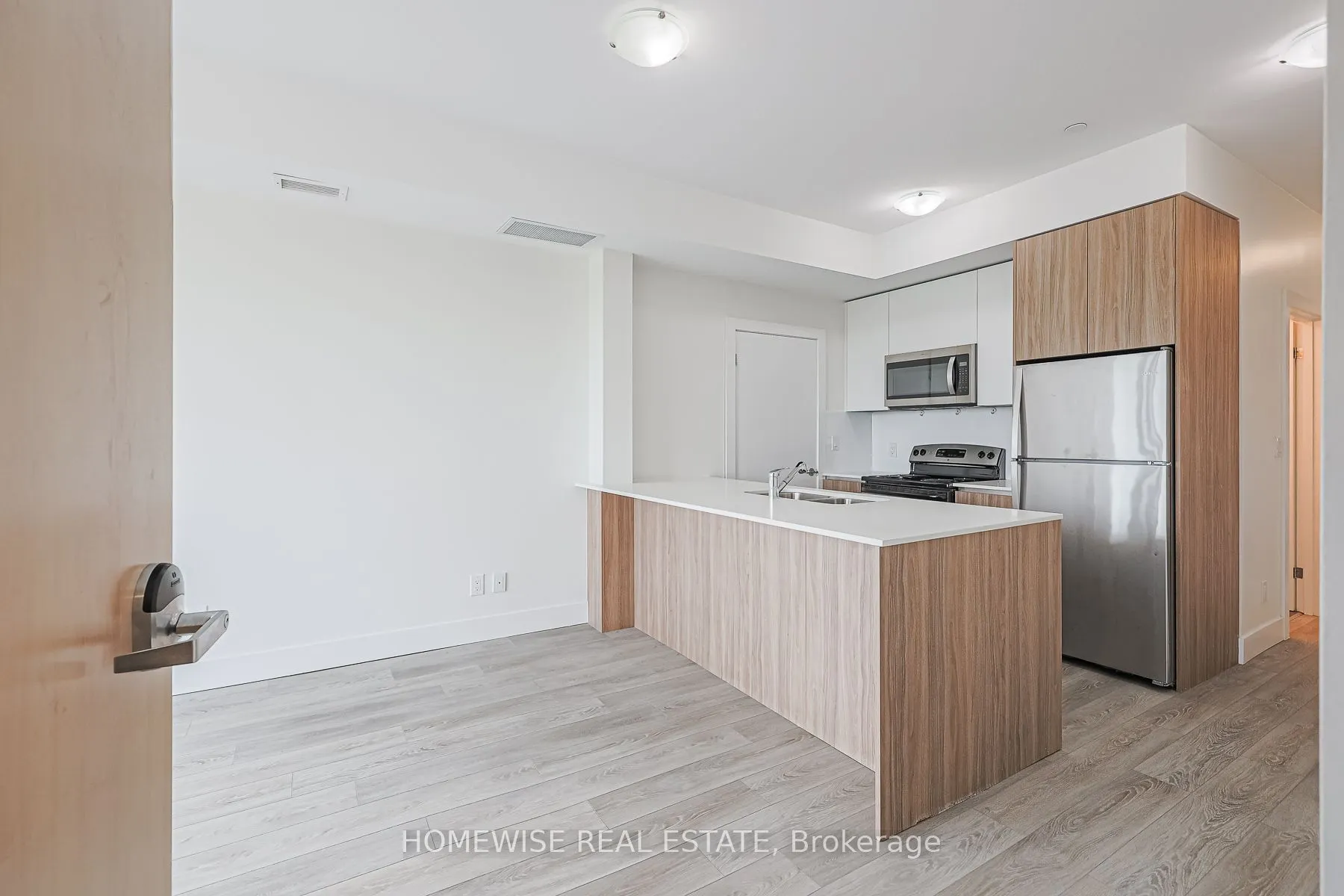 293 Viewmount Avenue, #R01