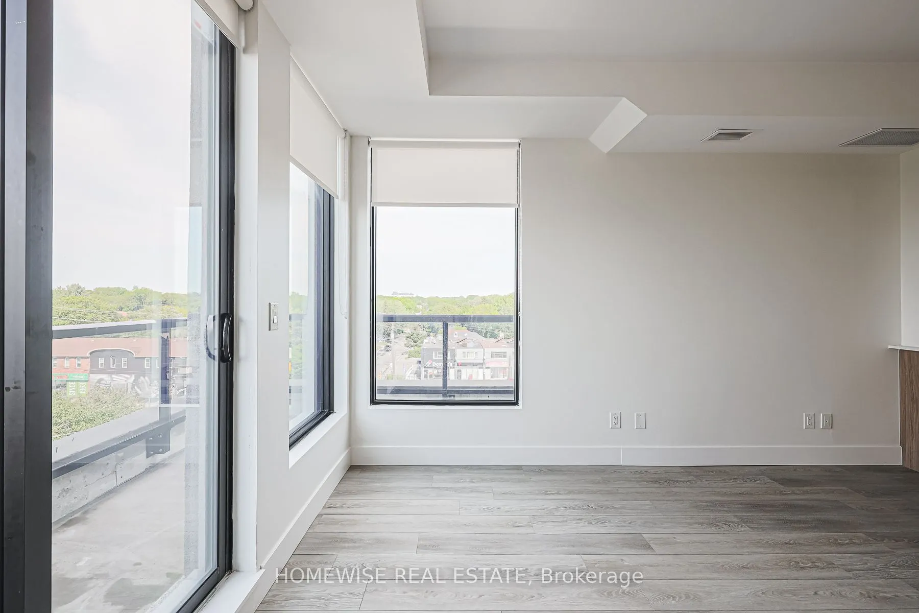 293 Viewmount Avenue, #R01