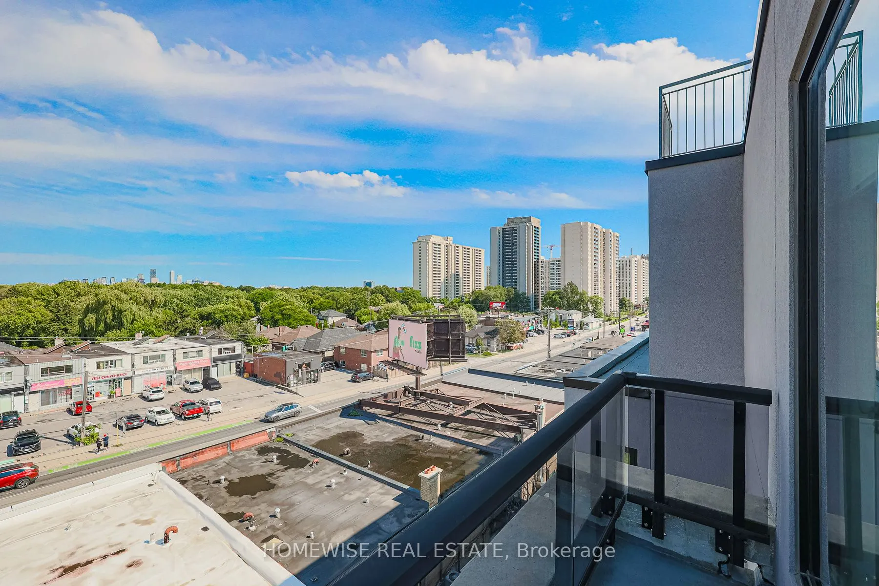 293 Viewmount Avenue, #R01