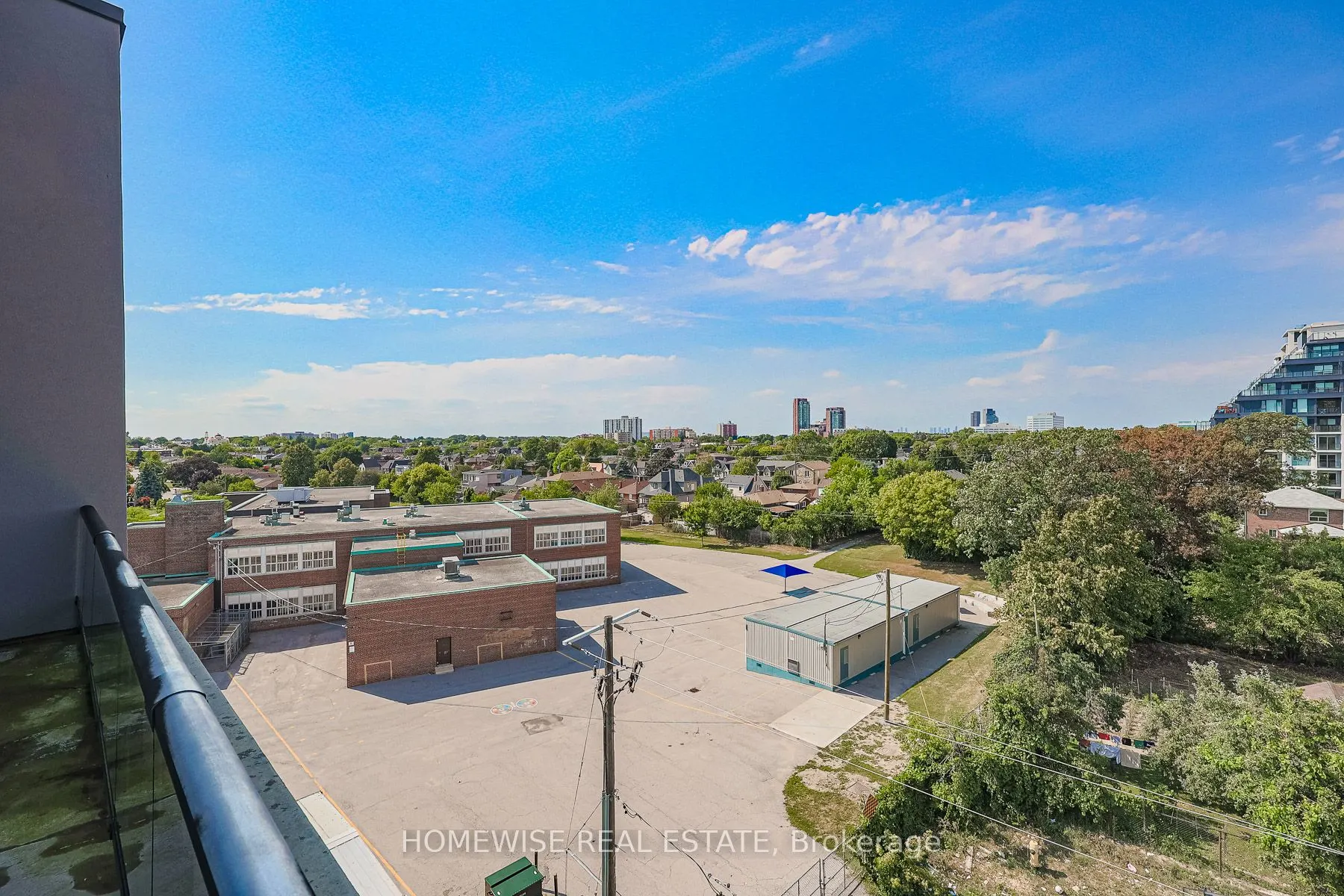 293 Viewmount Avenue, #R01