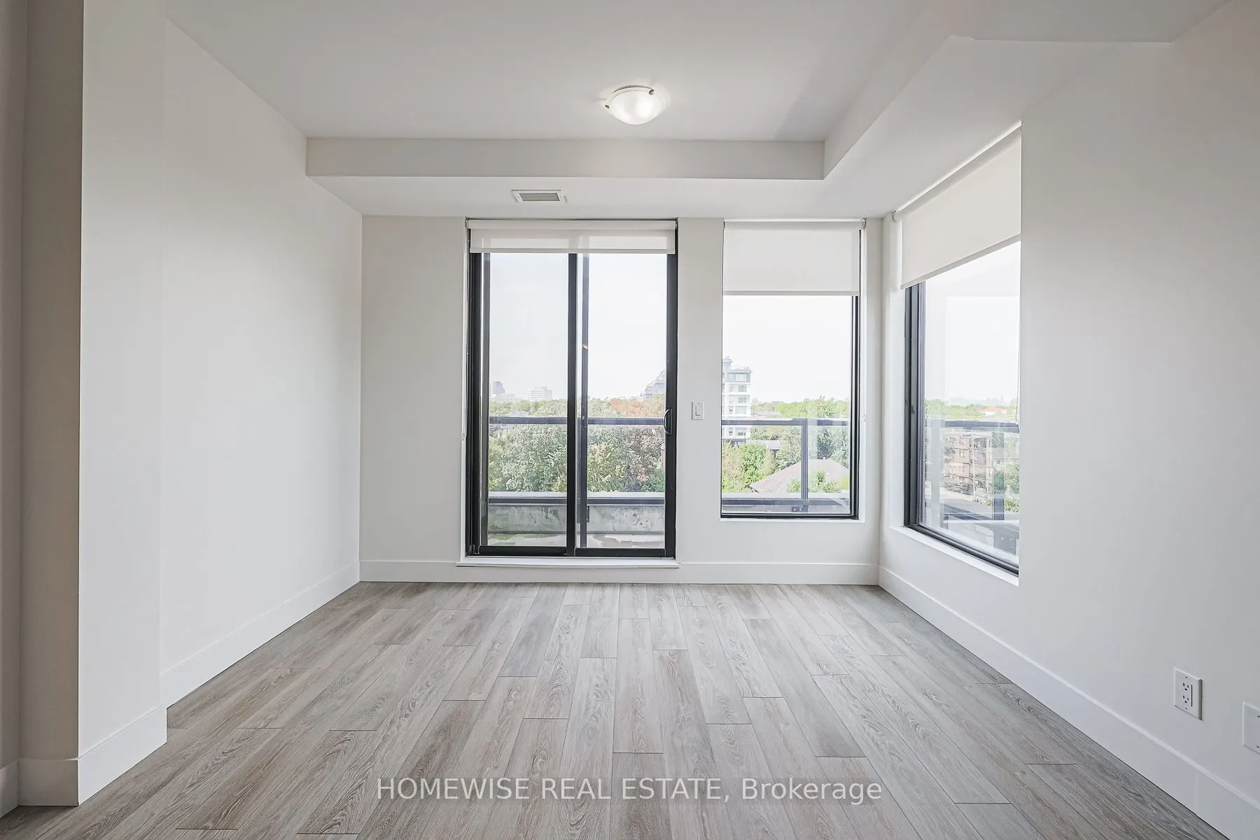 293 Viewmount Avenue, #R01