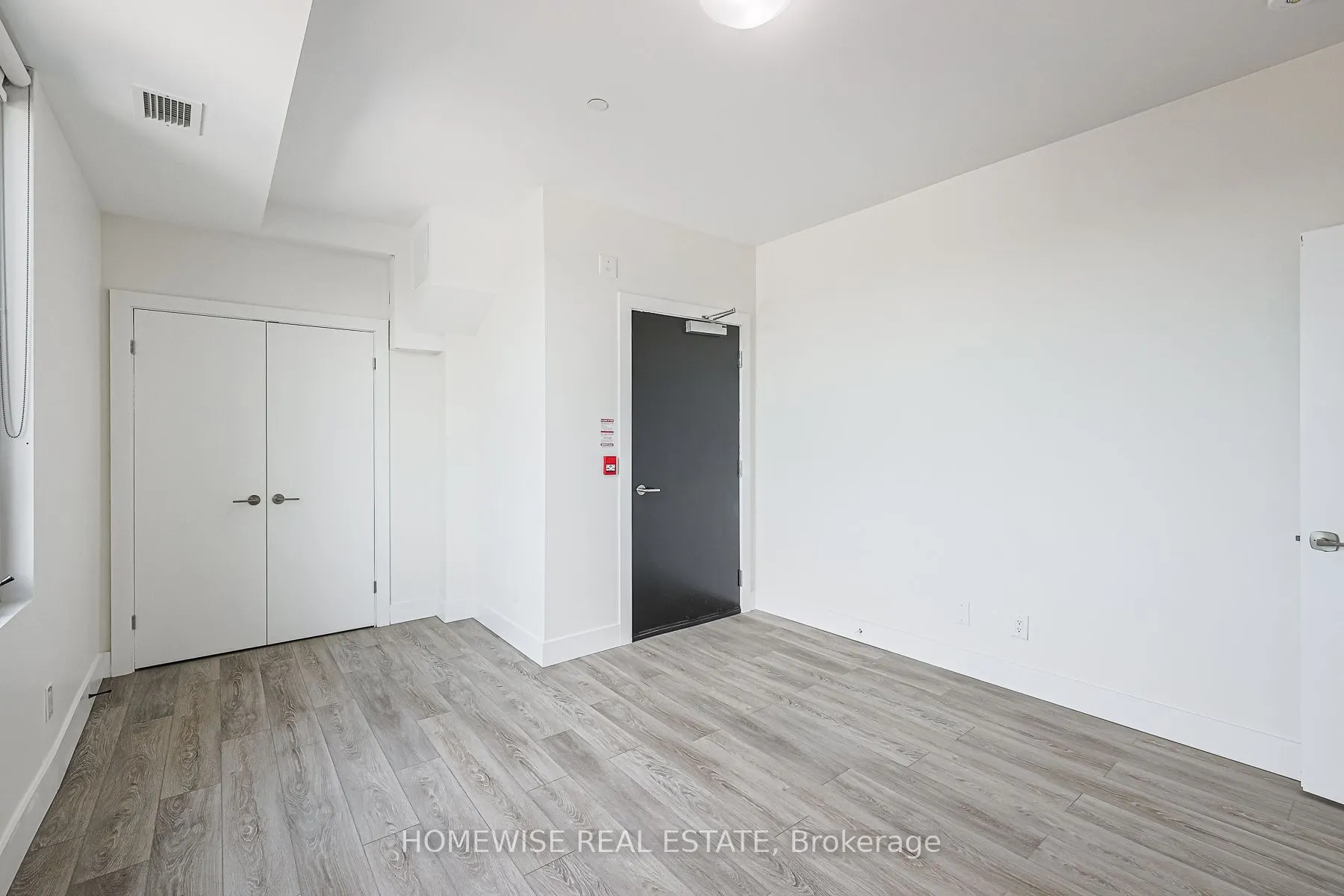 293 Viewmount Avenue, #R01