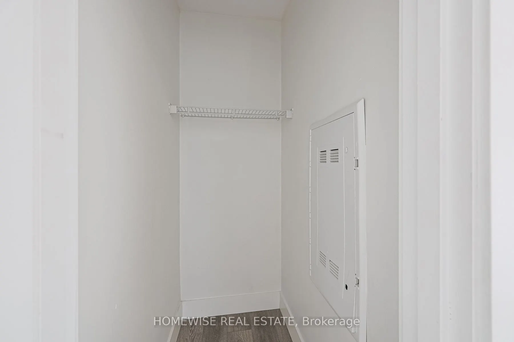 293 Viewmount Avenue, #R01
