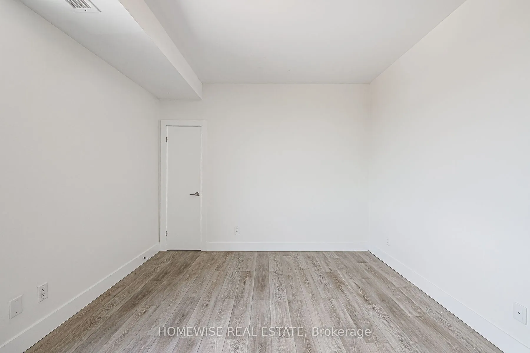 293 Viewmount Avenue, #R01