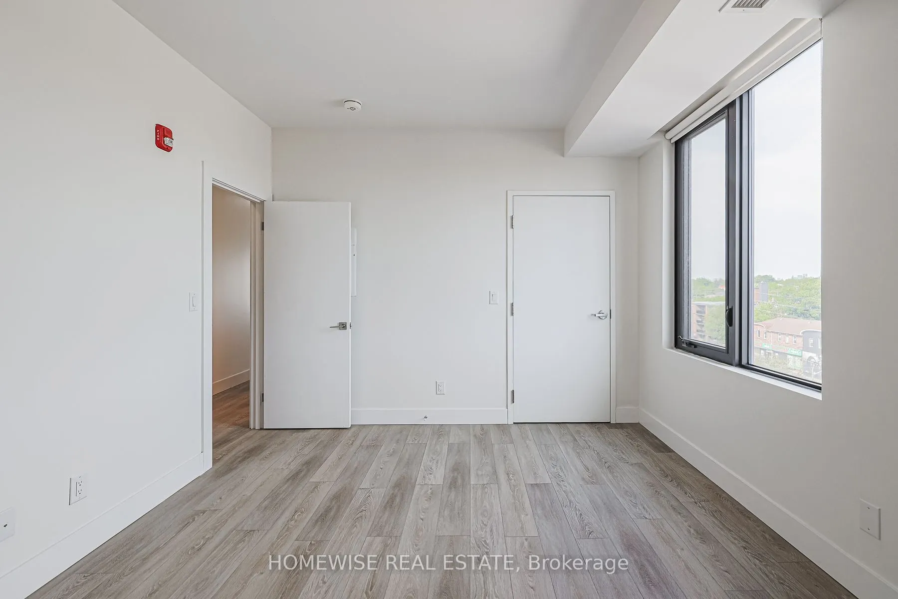 293 Viewmount Avenue, #R01
