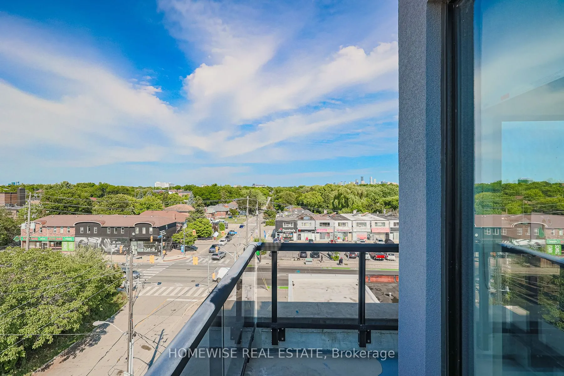 293 Viewmount Avenue, #R01